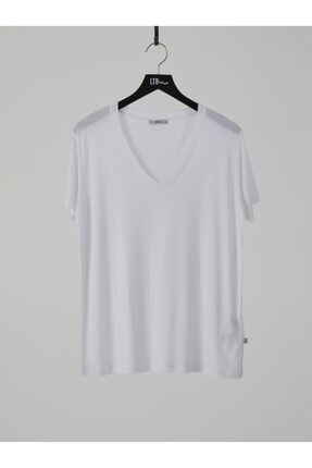 Kadın Beyaz Kısa Kol V Yaka T-Shirt 012218000761450000