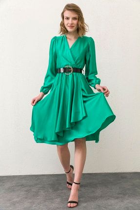 Kadın Yeşil Kruvaze Yaka Lastikli Beli Kemerli Eteği Kapaklı Saten Elbise 2576