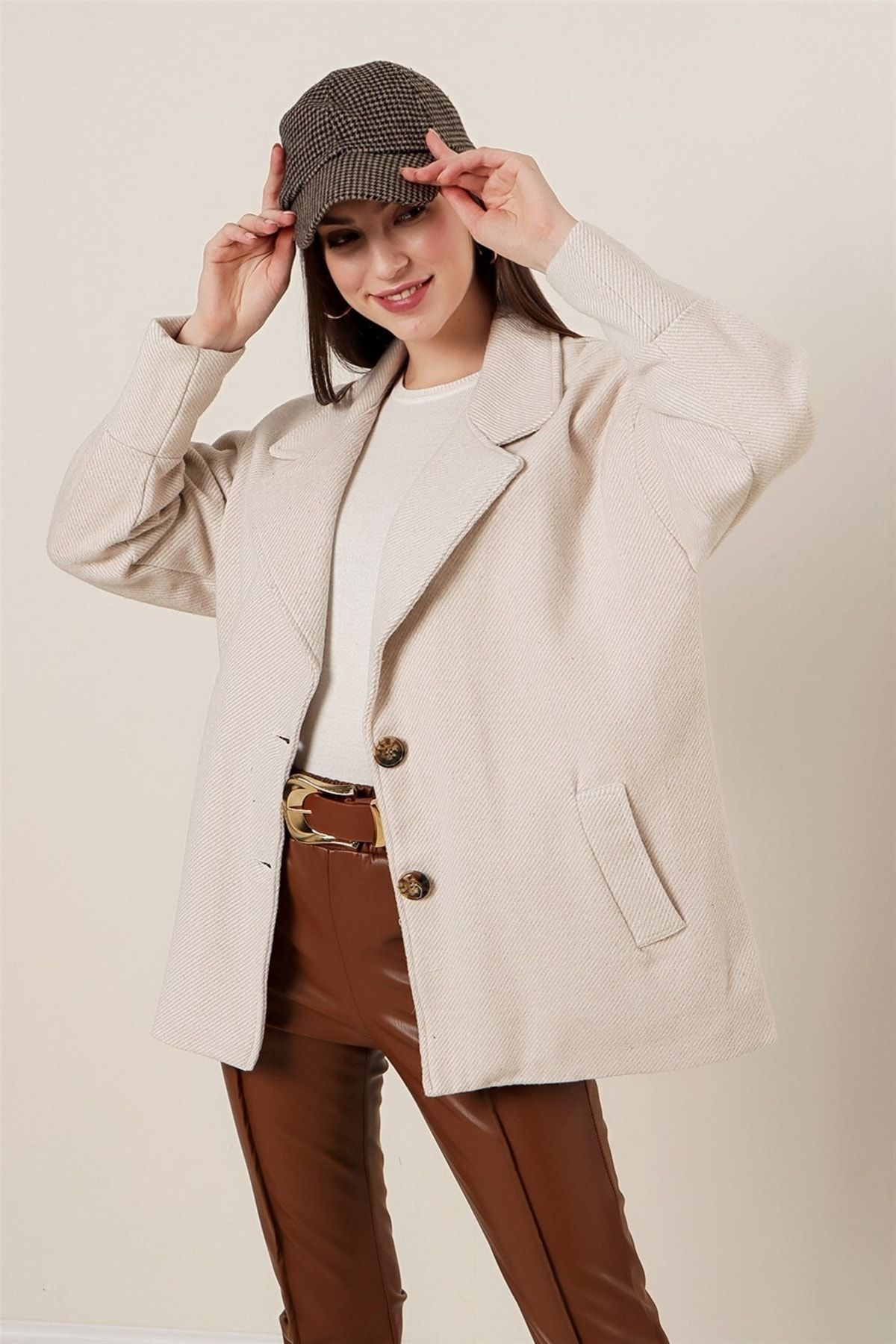 Manşet Kollu Cepli Oversize Astarlı Kaşe Ceket Bej