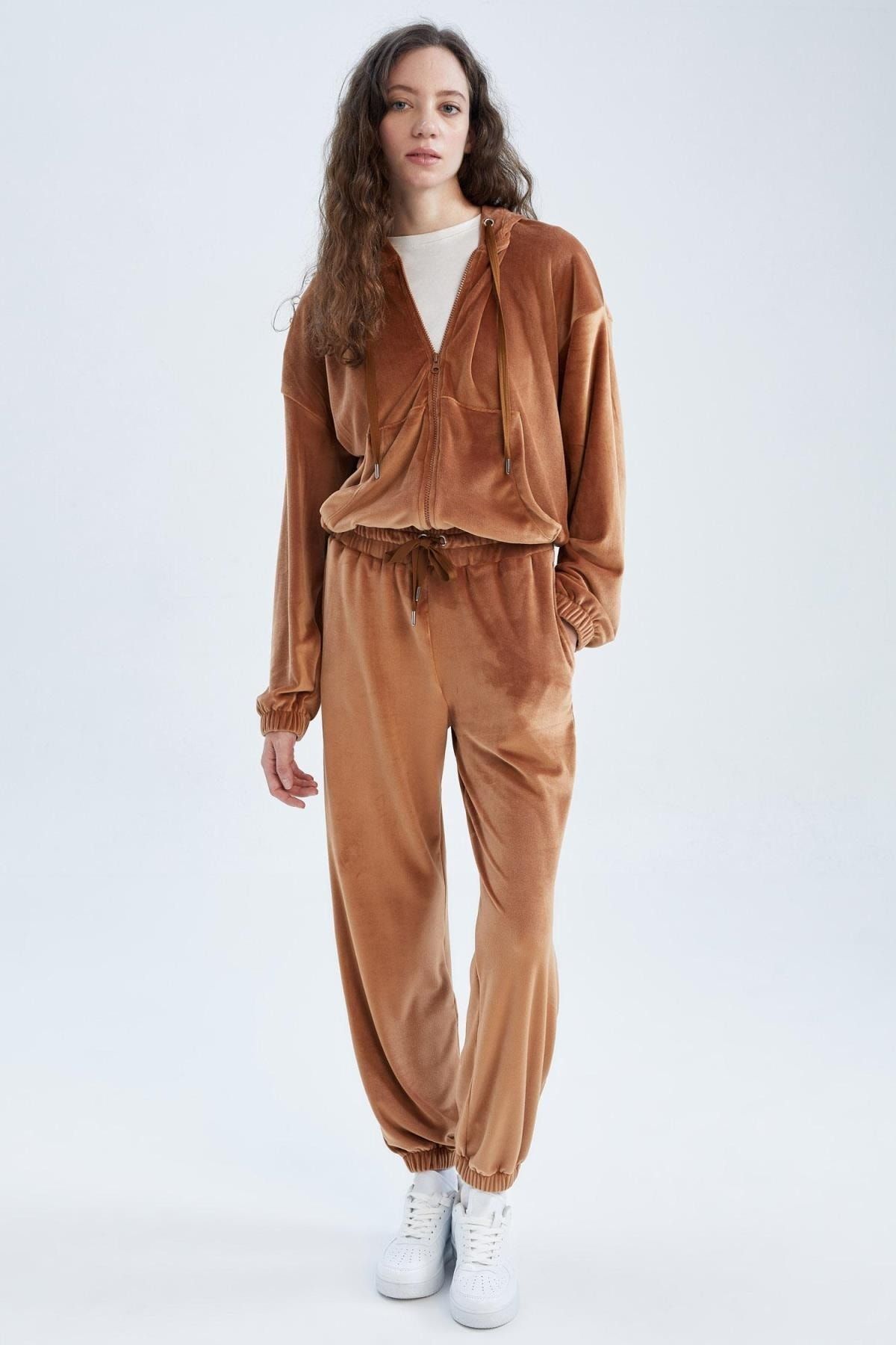 DeFacto-Regular Fit Basic Velvet Sweatpants 1