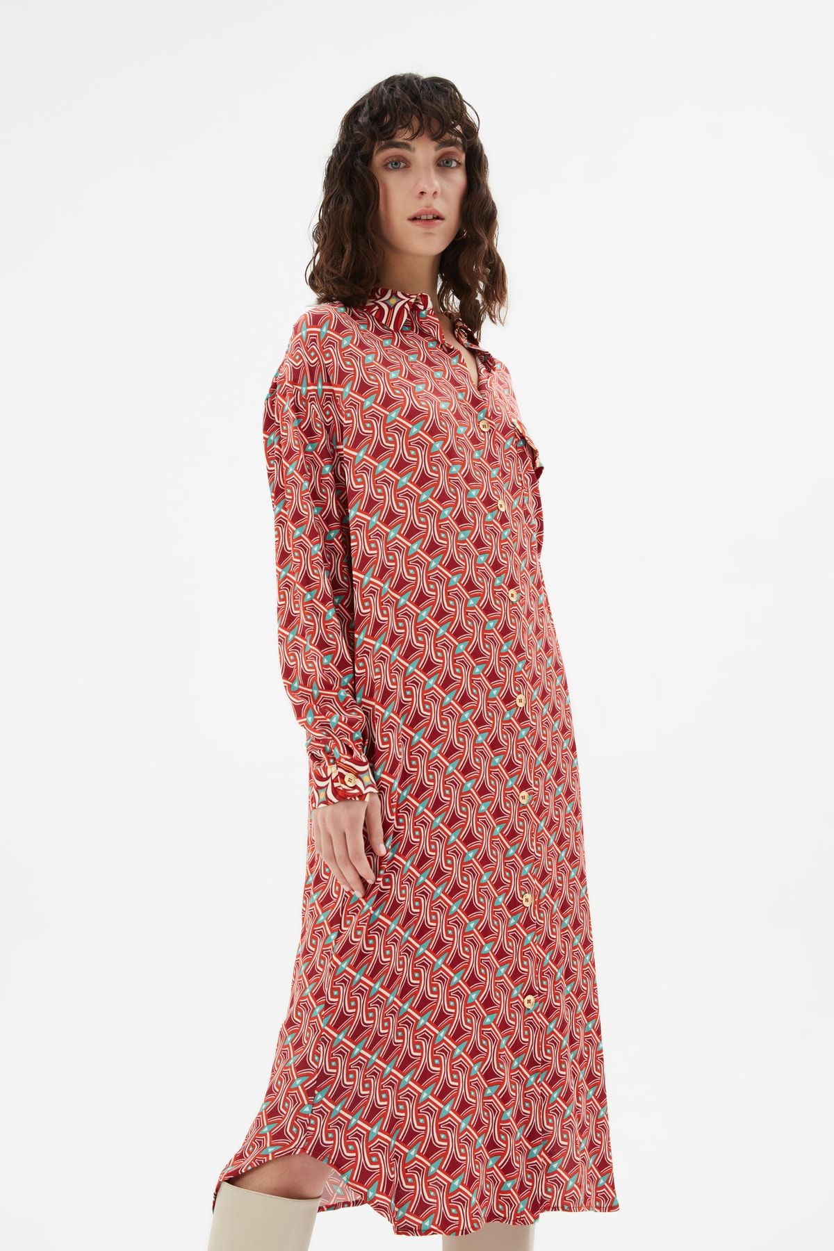 Love My Body-Gemustertes langärmliges Hemdblusenkleid 3