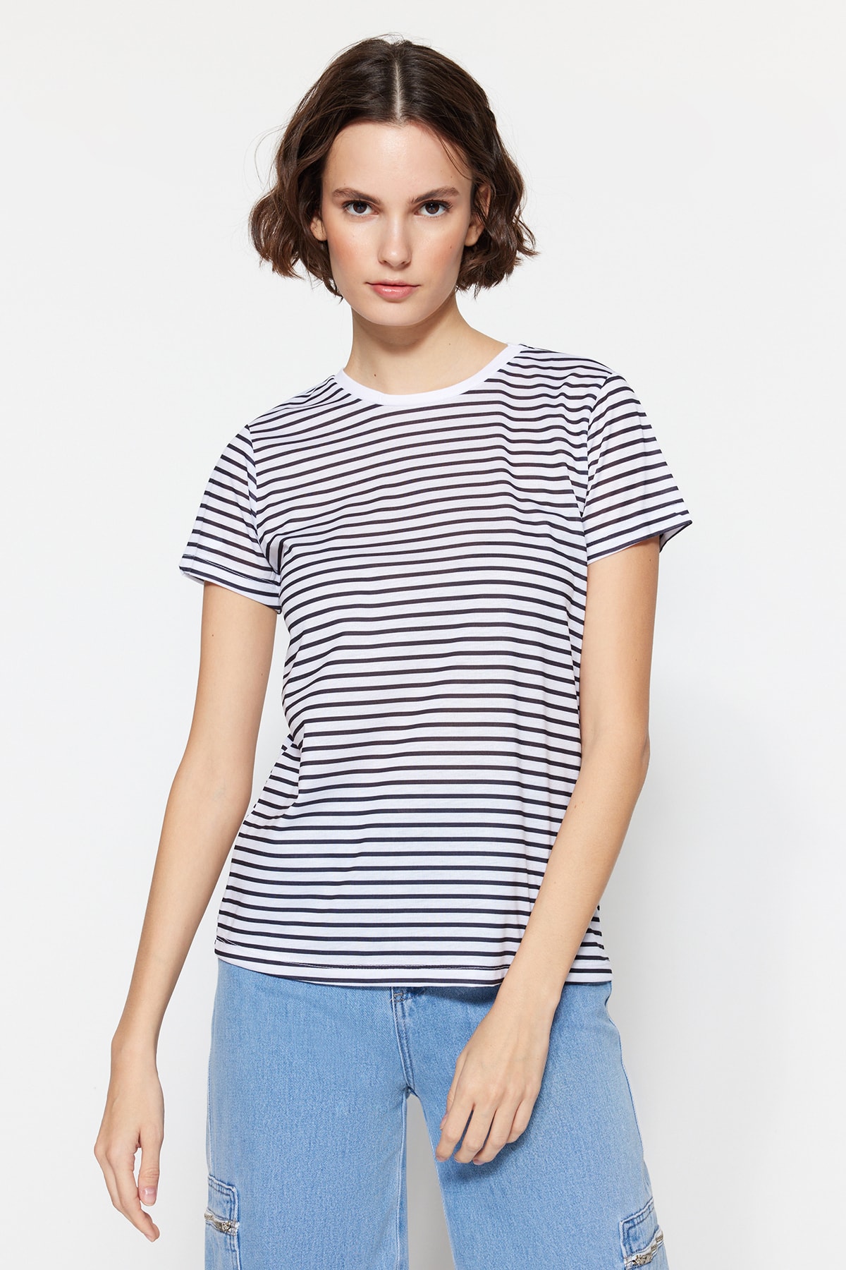 Trendyolmilla  Siyah-Beyaz-Siyah Çizgili 3'lü Paket Basic Bisiklet Yaka Örme T-Shirt TWOSS20TS0146 - Görsel 5