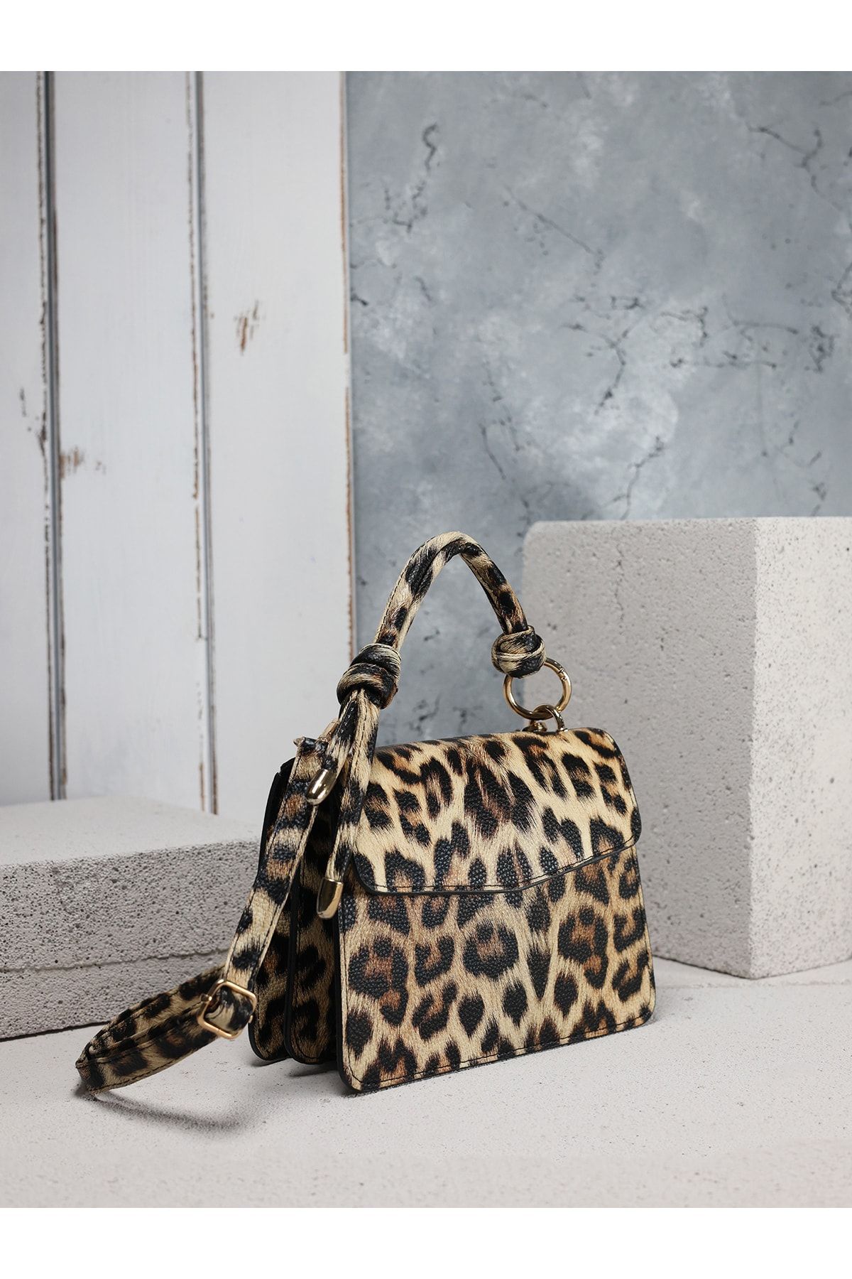 Leopard print teddy 2025 faux fur shoulder bag
