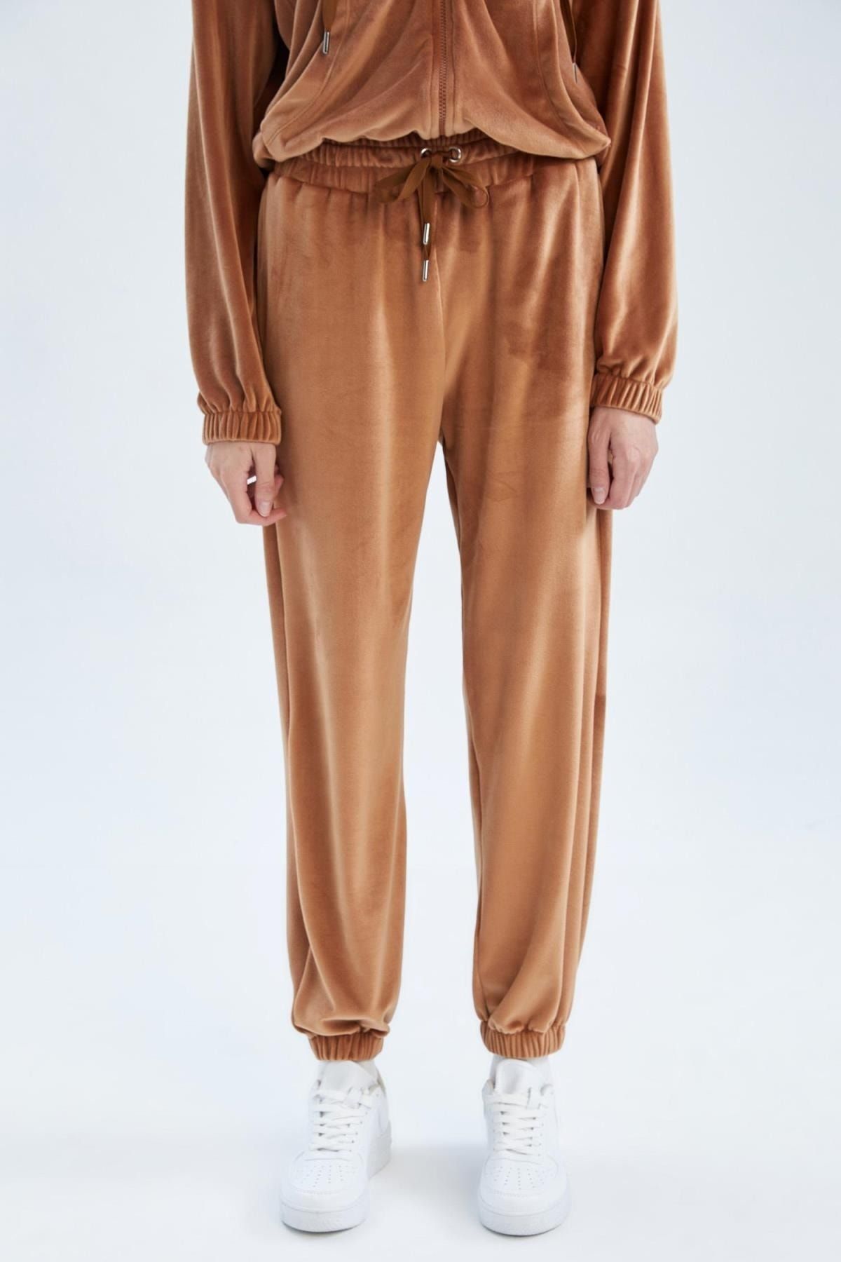 DeFacto-Regular Fit Basic Velvet Sweatpants 3