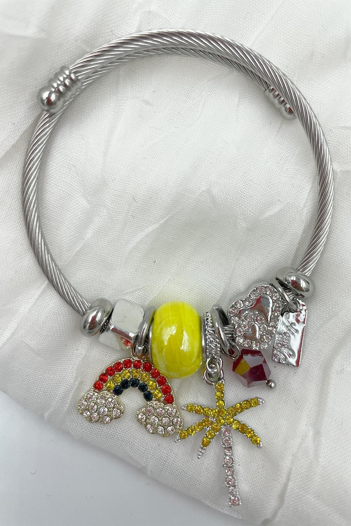 Teenage shop bracelet trend