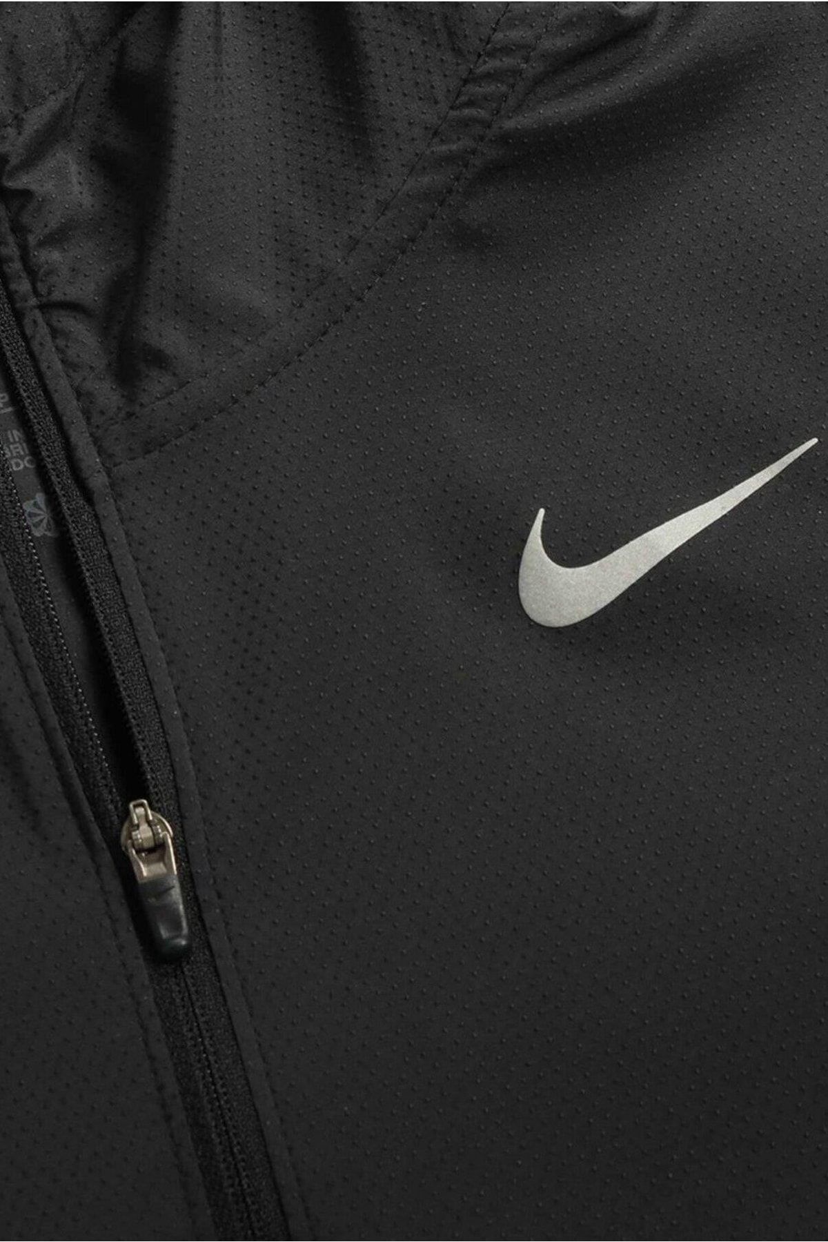 Nike thumb shop hole jacket