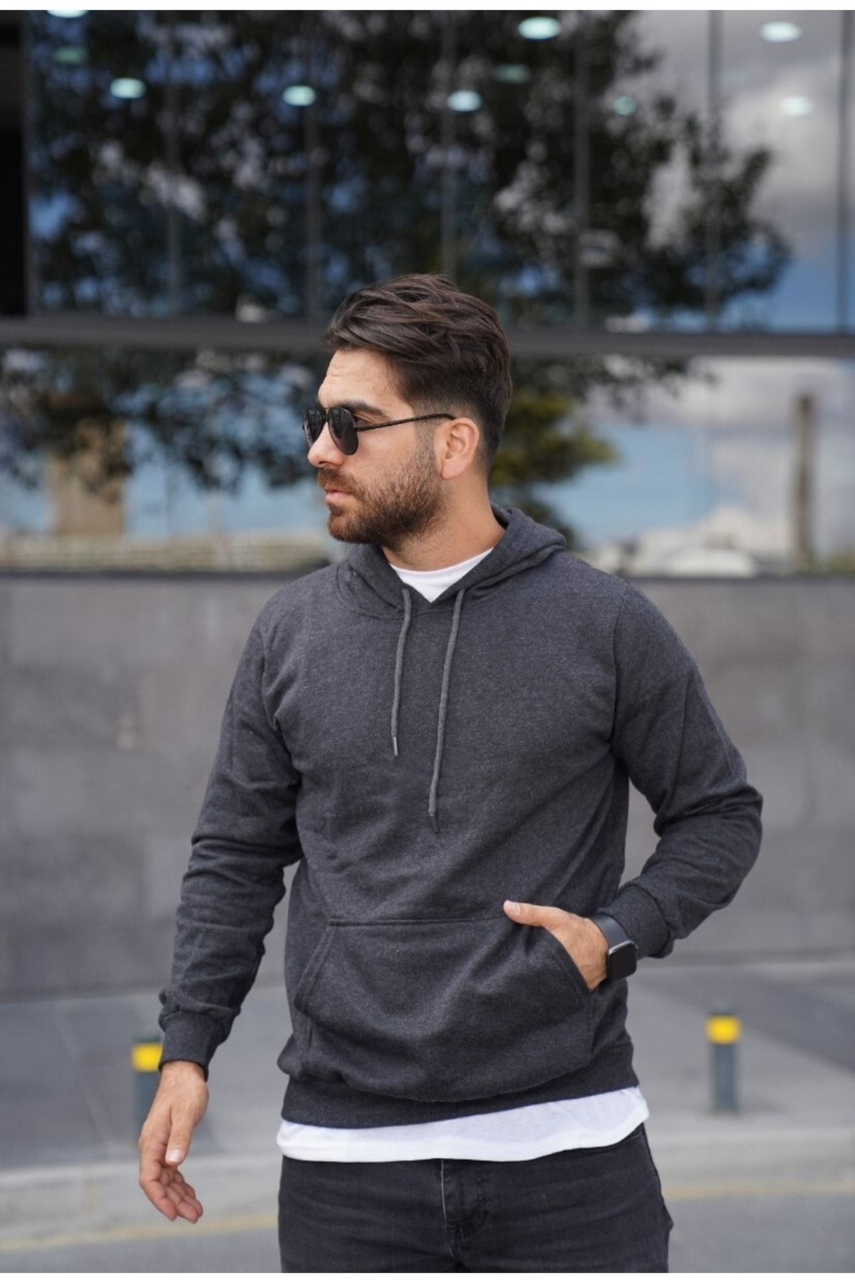Crew neck with kangaroo pocket top