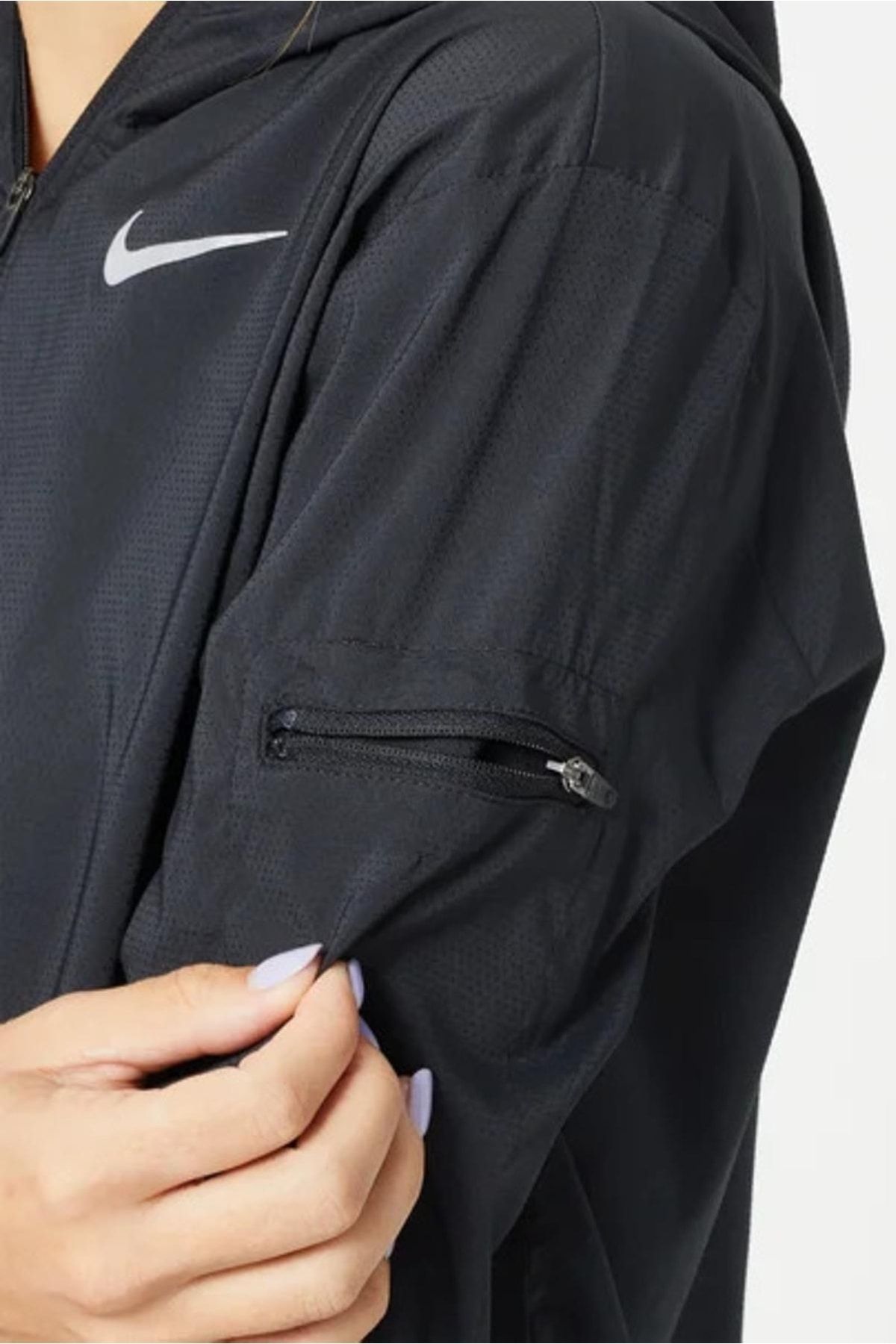 Nike women's aeroshield outlet hooded running jacket