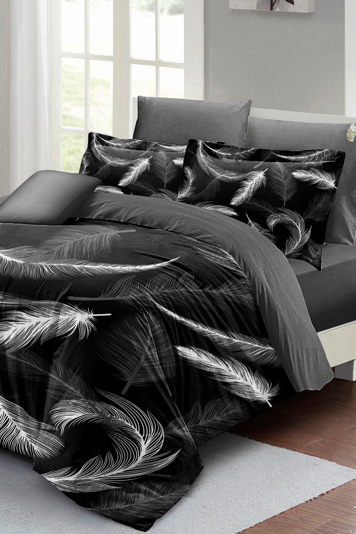Black feather sale duvet
