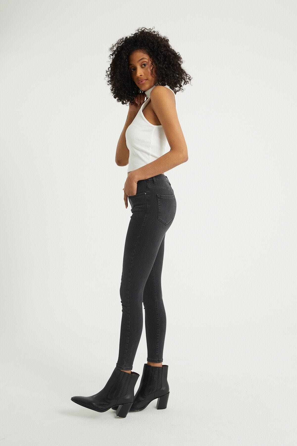 Lee Women's Ultra Lux Slim Fit Skinny Jeans - Mid Rise, 29" Inseam, Stretch Denim With Iconic Lee Details
