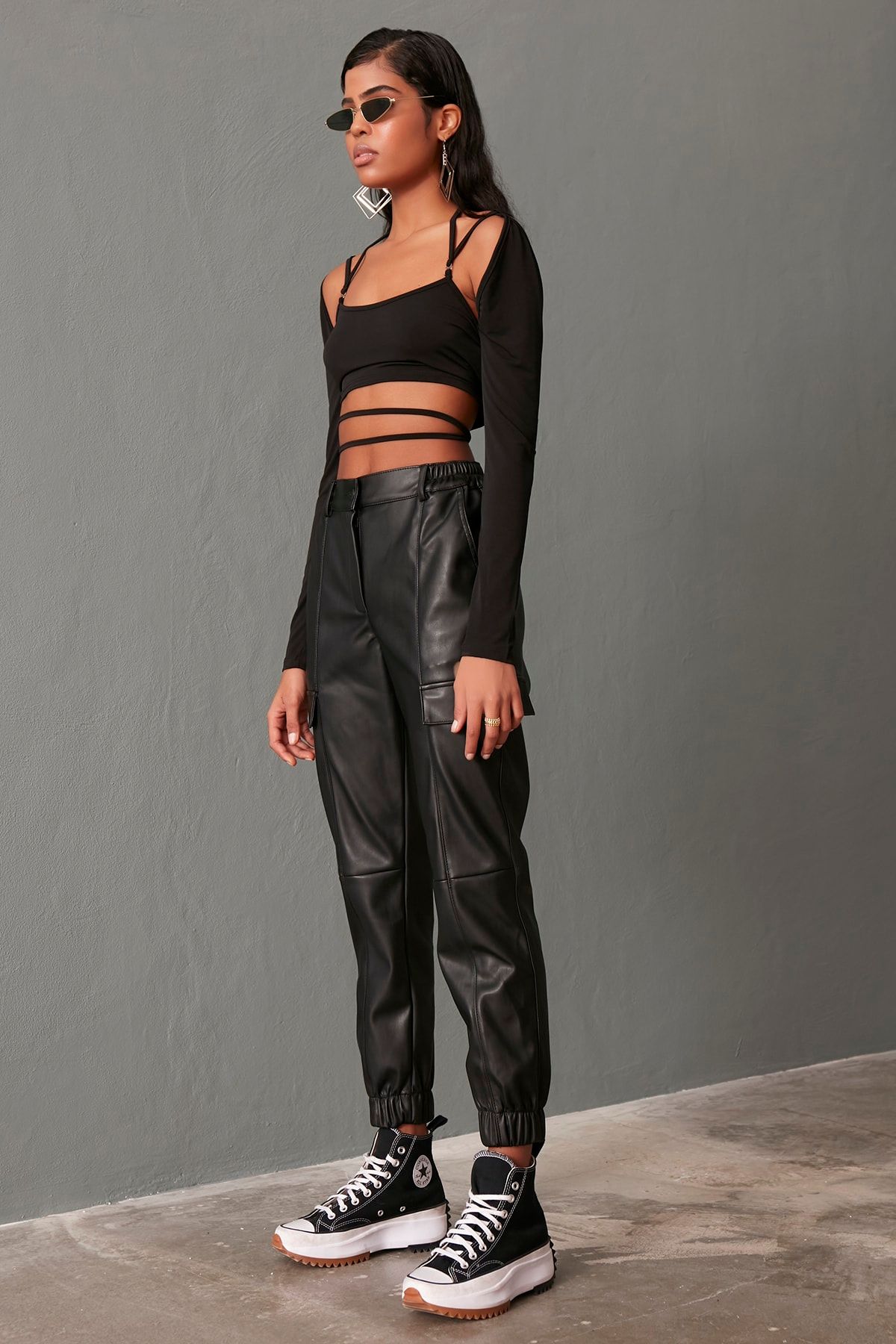 its basic Kadın Siyah Renk Jogger Fit Kargo Cepli Deri Pantolon Fiyatı,  Yorumları - Trendyol