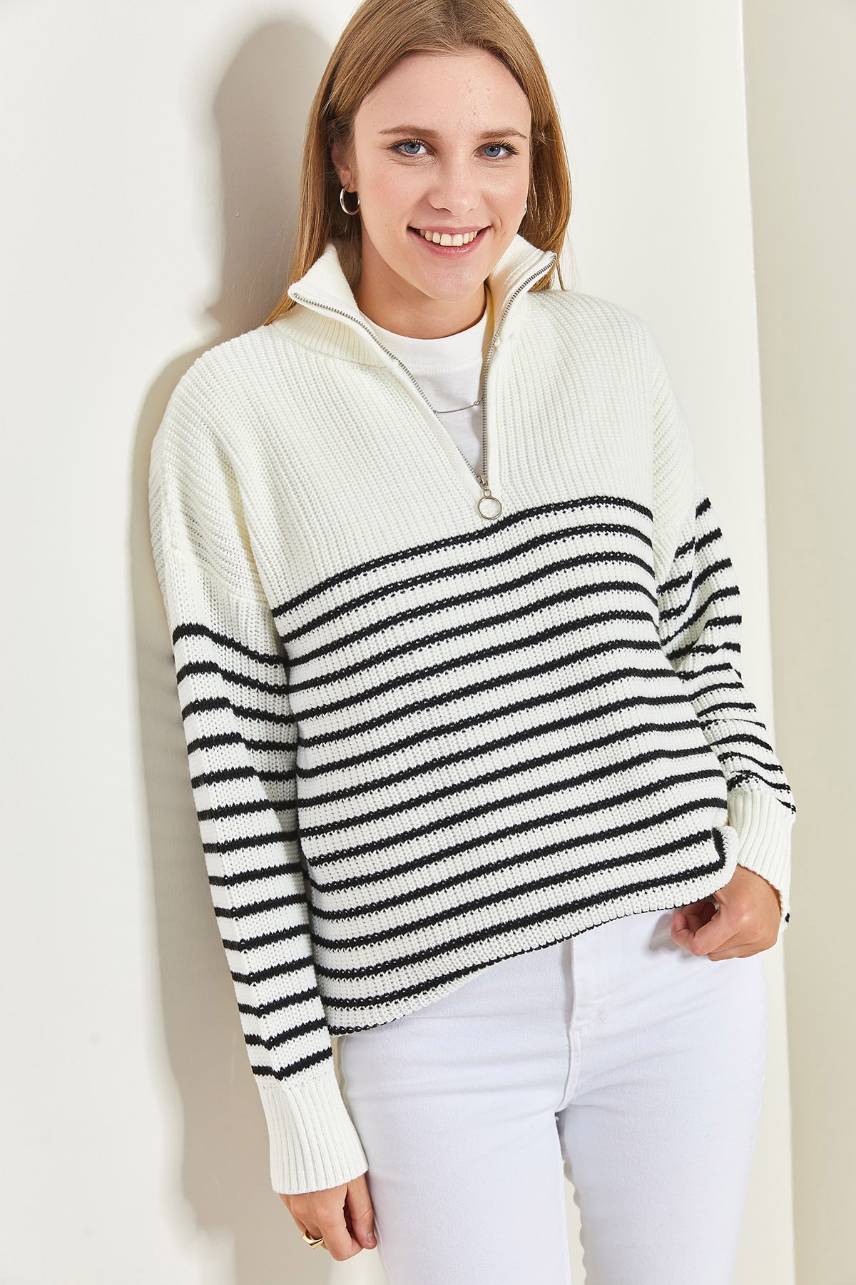 LUCCI Striped Zipper Collar Relaxed Fit Sweater 3