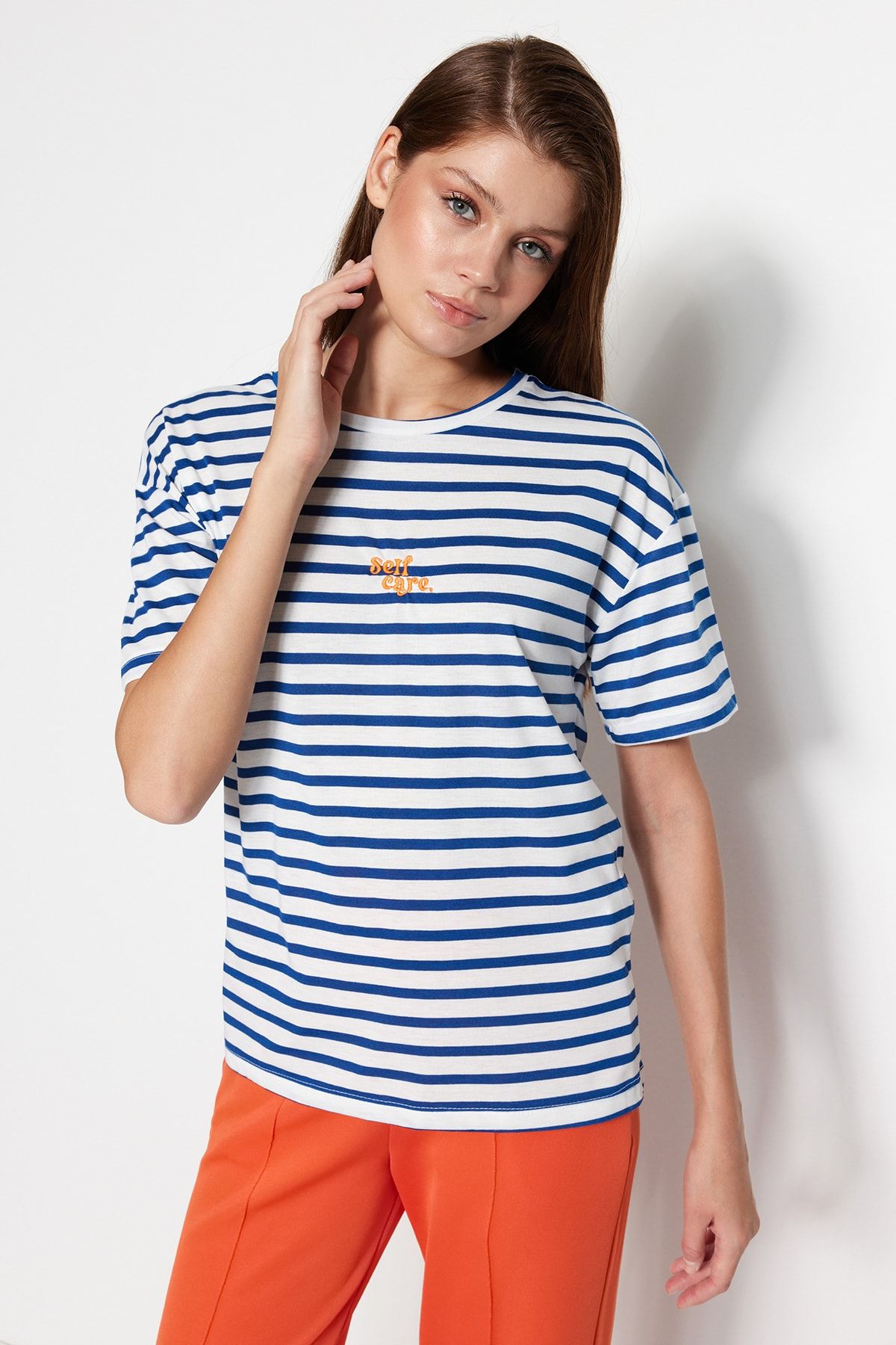 Trendyol Collection T-Shirt Dunkelblau Relaxed Fit Fast ausverkauft