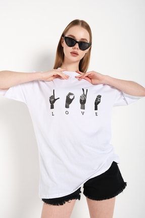 Kadın Beyaz Oversize Love Baskılı T-shirt LOVE-101