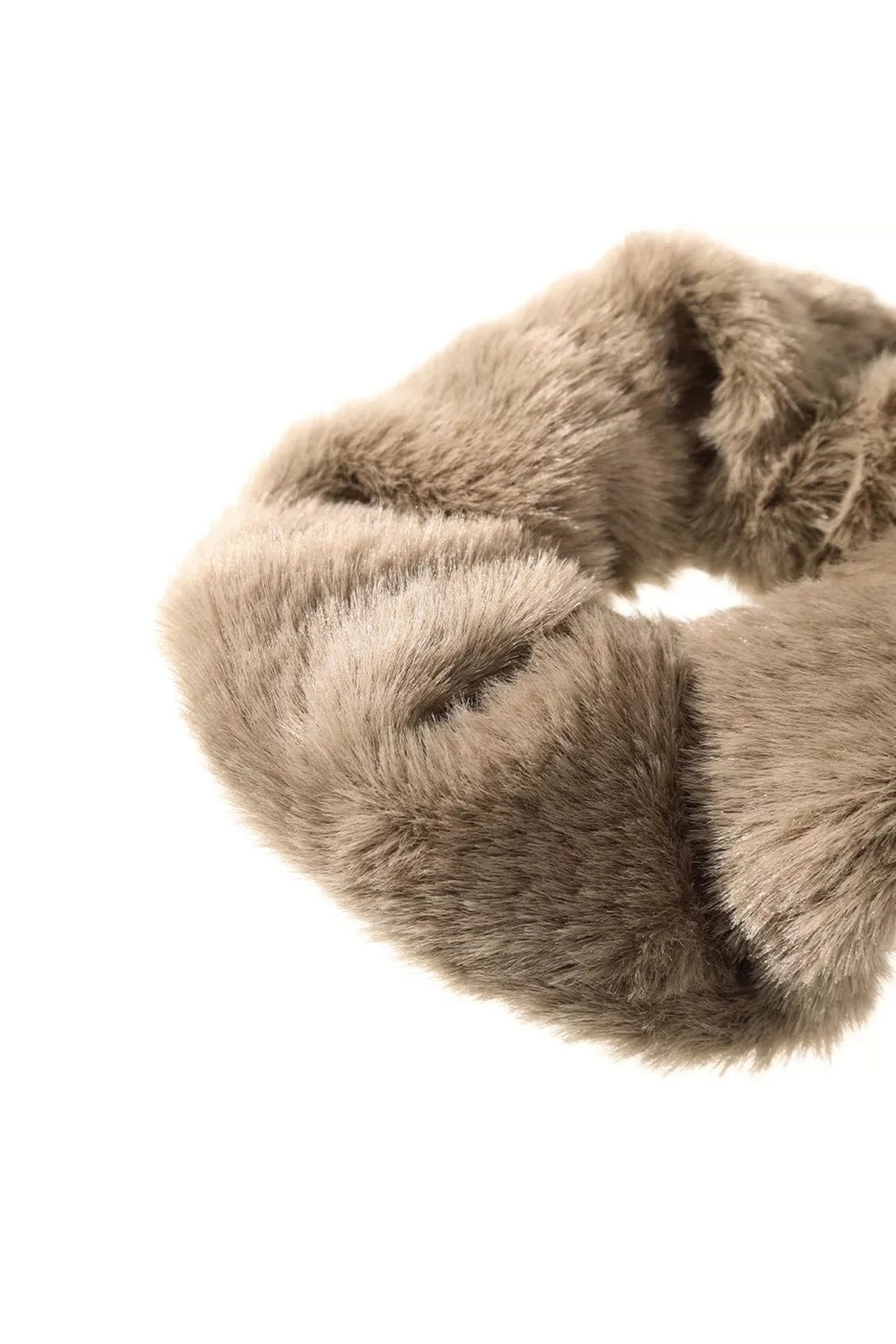 Peluş Simit Toka Tüylü Scrunchie 3