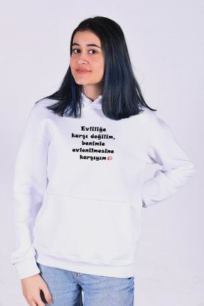 Kadın Baskılı Beyaz Esprili Sweatshirt KTSW1059EVLİLİKK