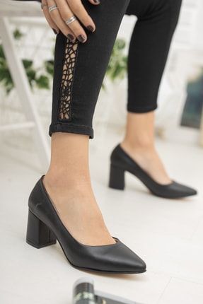 Siyah Cilt Deri Kalın Topuklu Kadın Ayakkabı 00940