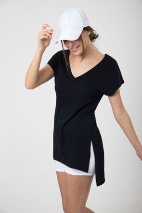 Kadın Siyah V Yaka Yırtmaçlı Uzun Salaş T-shirt MDTRN11518