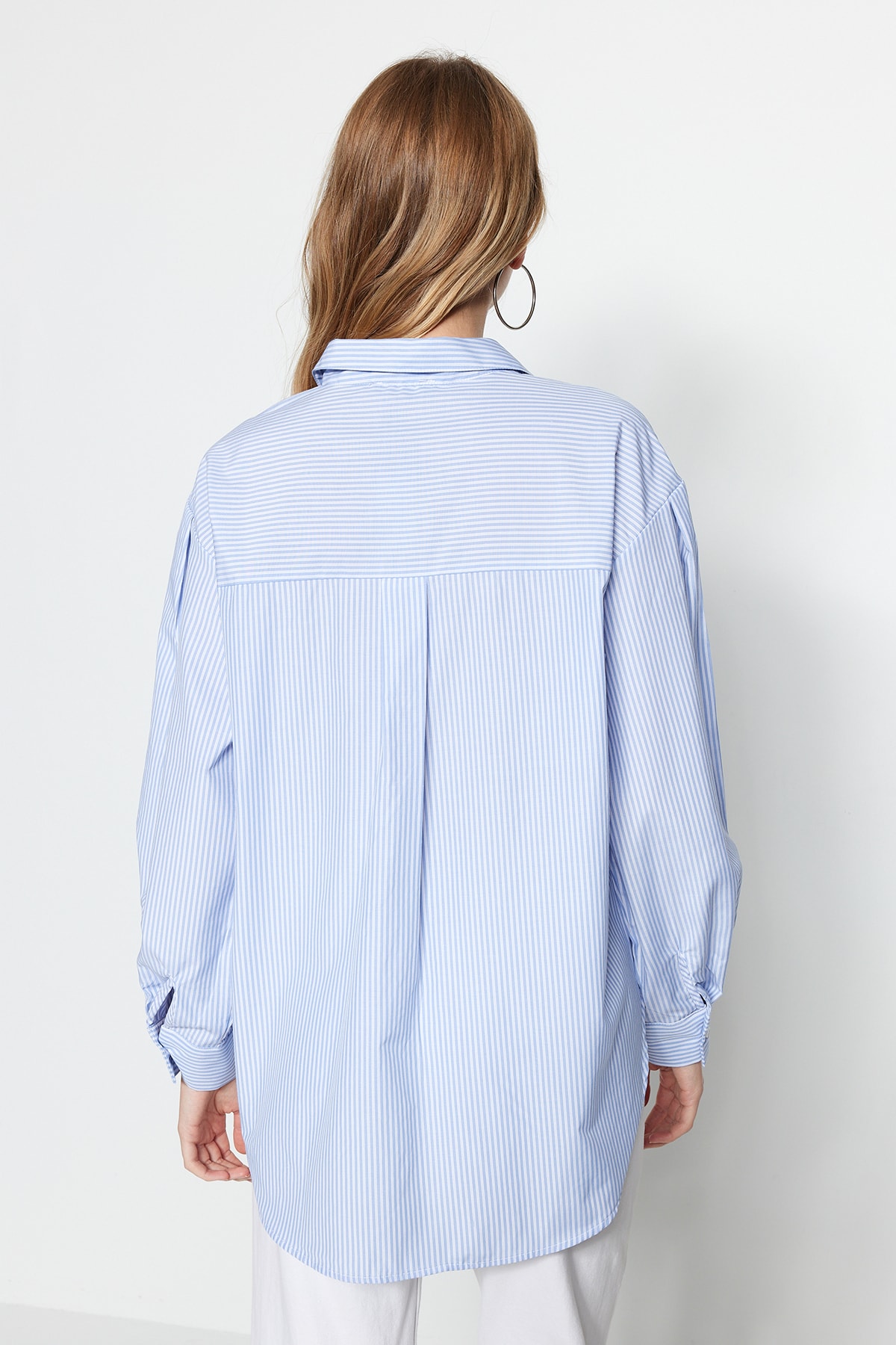 Trendyolmilla  Mavi Çizgili Oversize/Geniş Kalıp Dokuma Gömlek TWOSS23GO00144 - Görsel 10