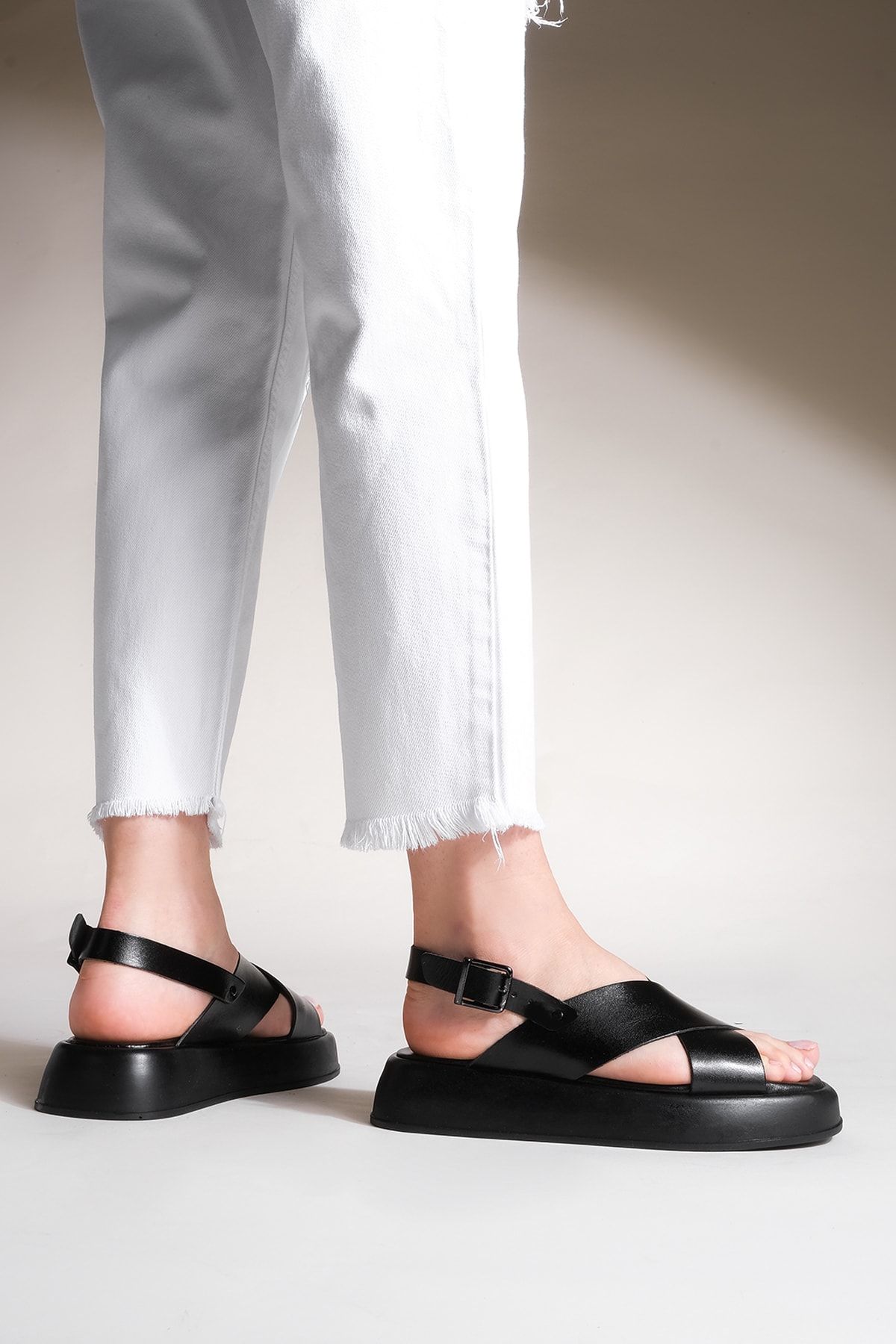 Erin black store leather sandals