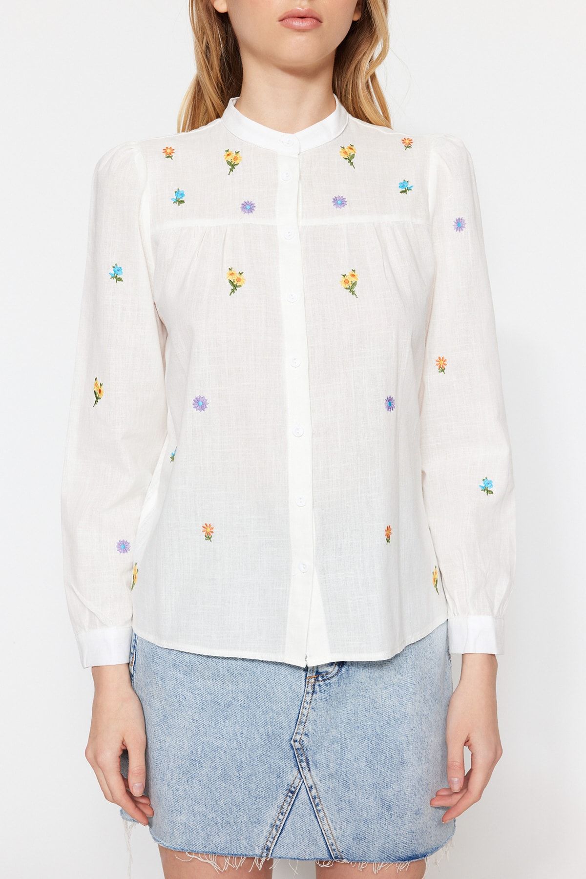 Trendyol Collection-Ecru Bestickt - Regular Fit Gewebtes Hemd TWOSS23GO00152 3