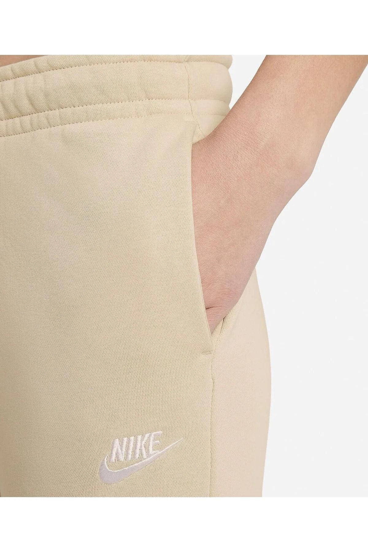 Nike Sportswear Essential Standard Fit Mid-Rise Women's Jogger - XS -  DR6161-430