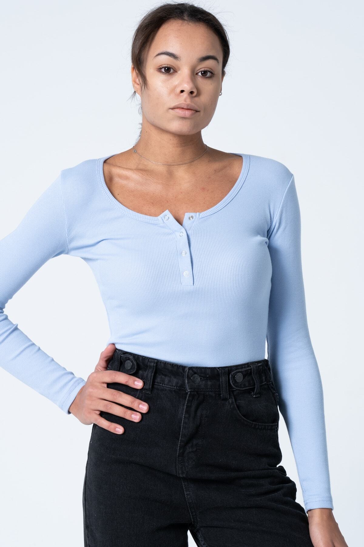 PUNKY CAT-Women's Blue Snap Fastener Knitted Long Sleeve Blouse 3