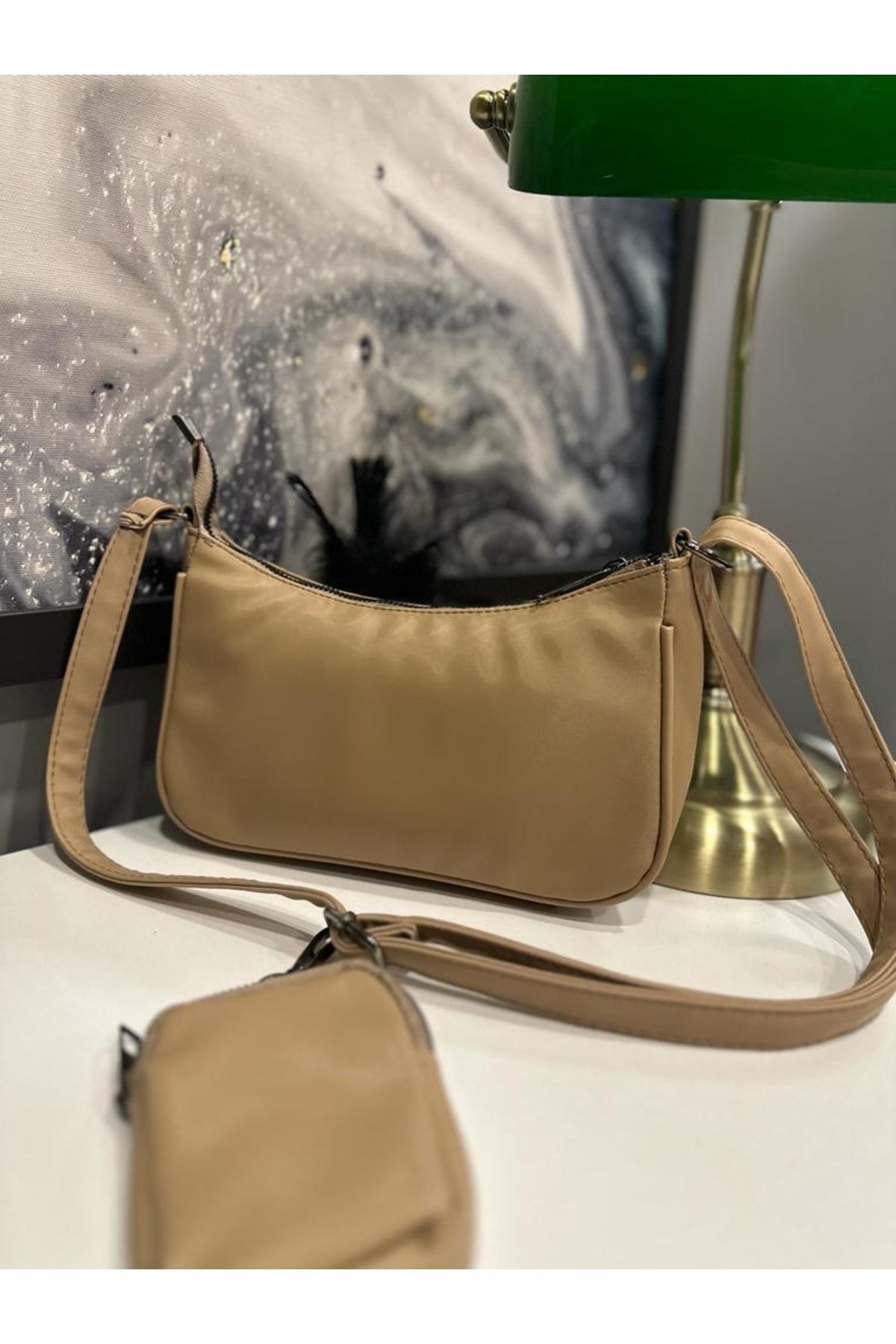 Madame top sling bag