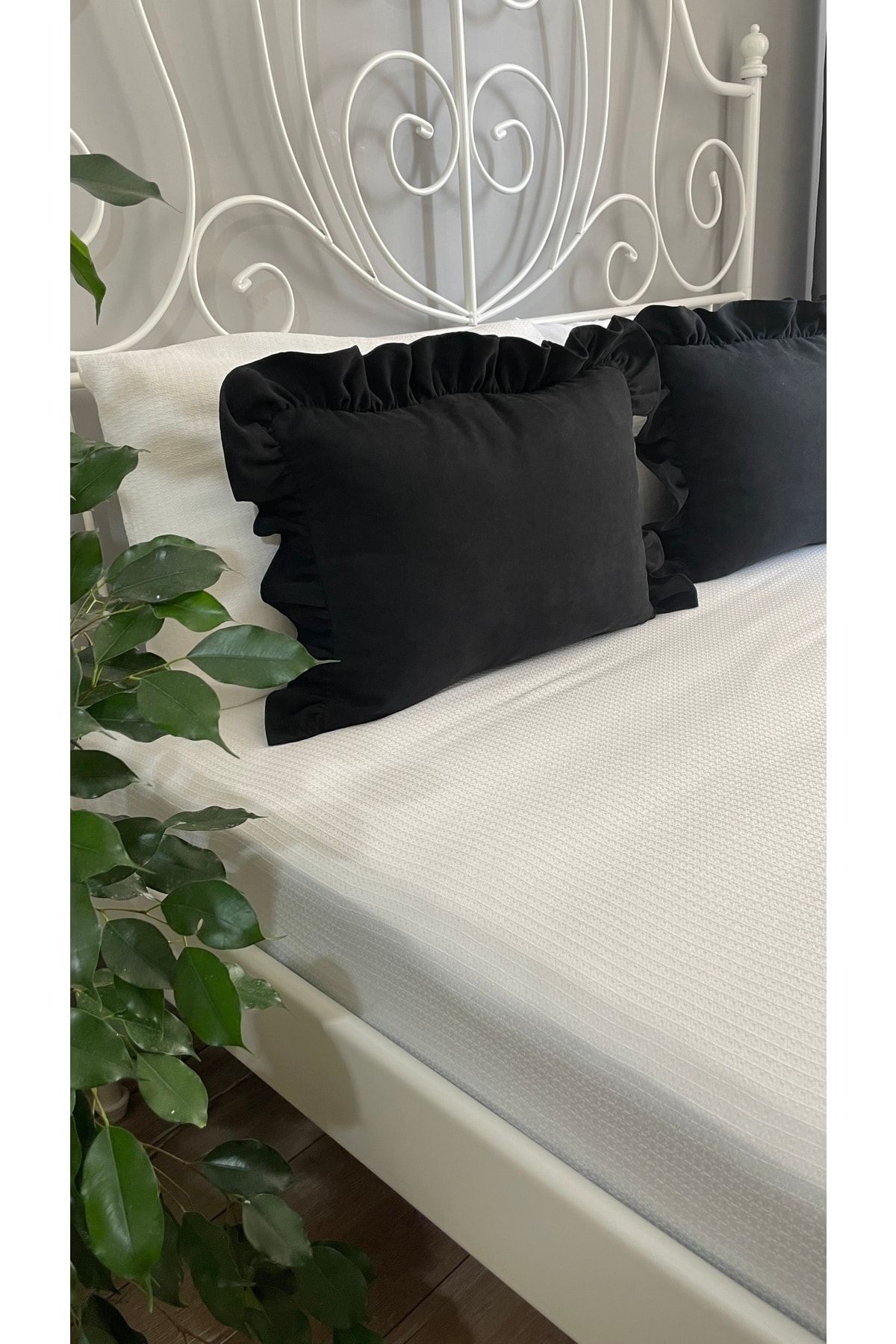 Decorative pillow sets outlet for bed