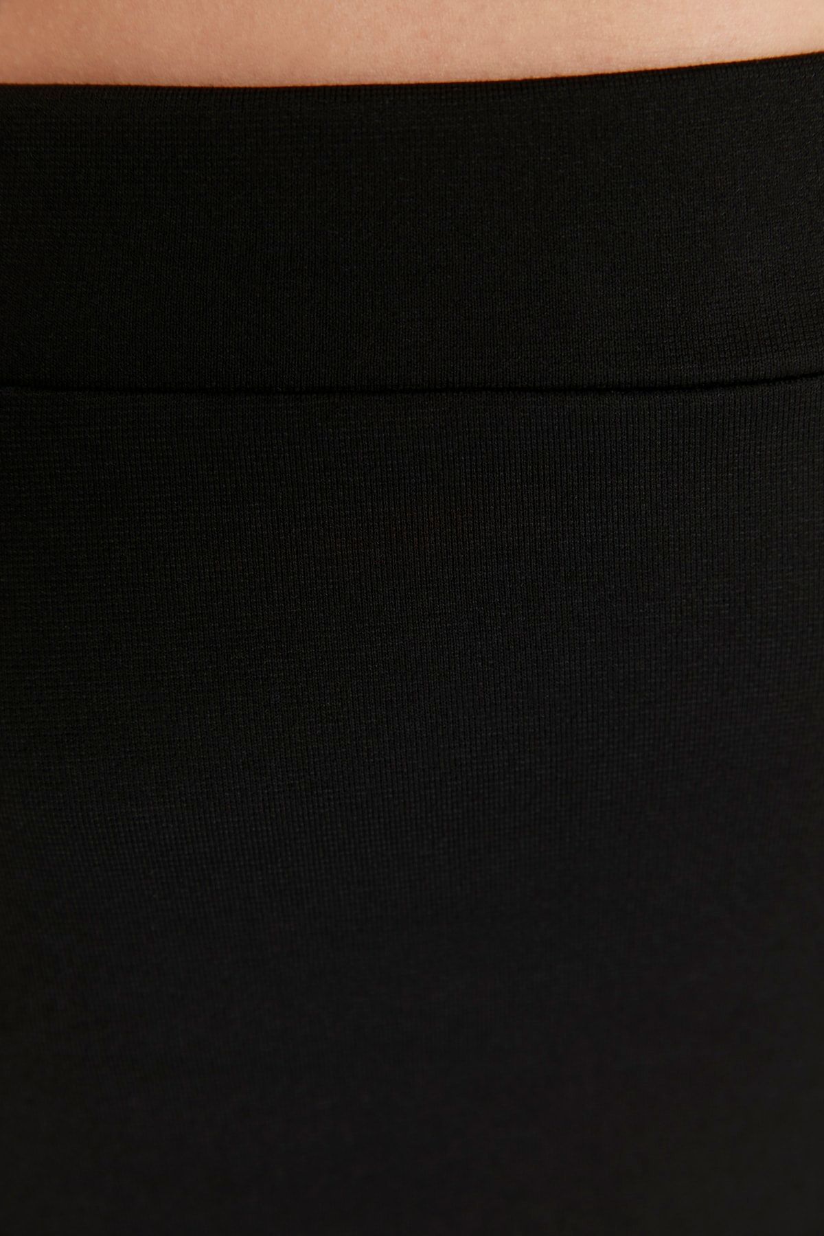Trendyol Collection Hose Schwarz Flared FN7075