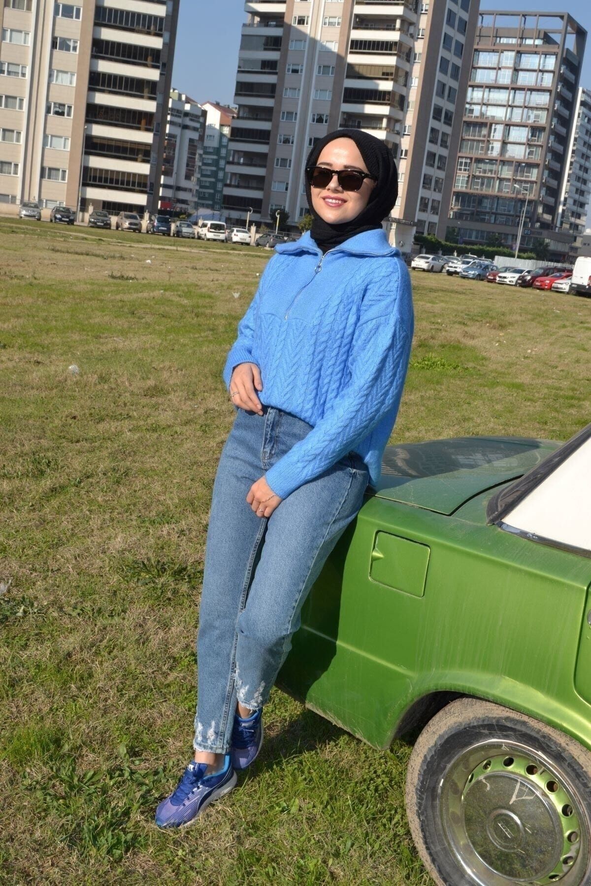 Mavi Yırtık Paça Yüksek Bel Kot Pantolon Mom Jean