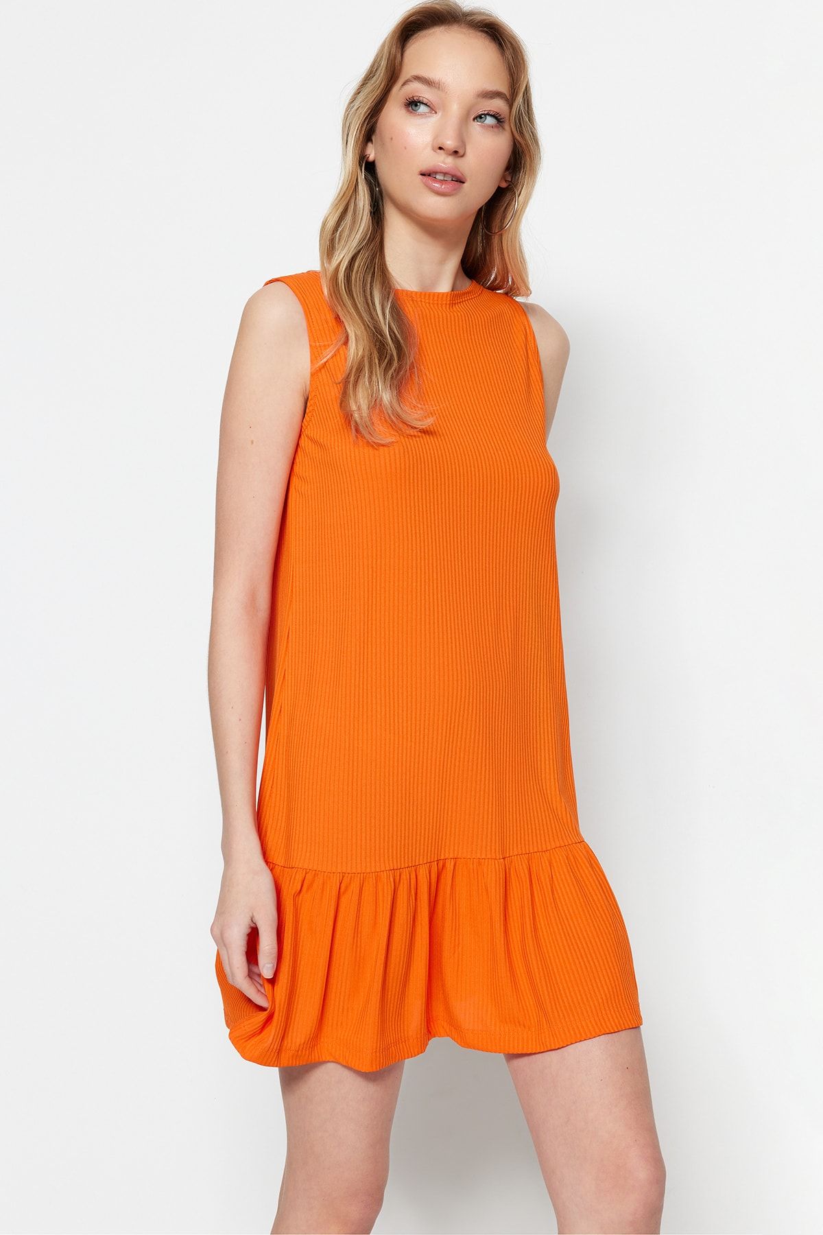 Trendyol Collection-Orangefarbenes Etuikleid mit Volants und geradem, geripptem Mini-Strickkleid mit Nullärmeln TWOSS22EL0794 3
