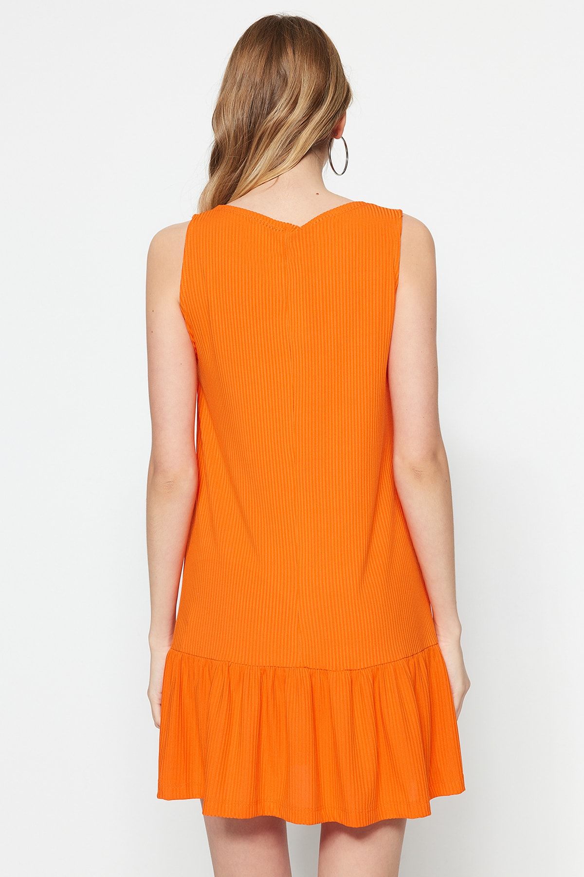Trendyol Collection-Orangefarbenes Etuikleid mit Volants und geradem, geripptem Mini-Strickkleid mit Nullärmeln TWOSS22EL0794 6