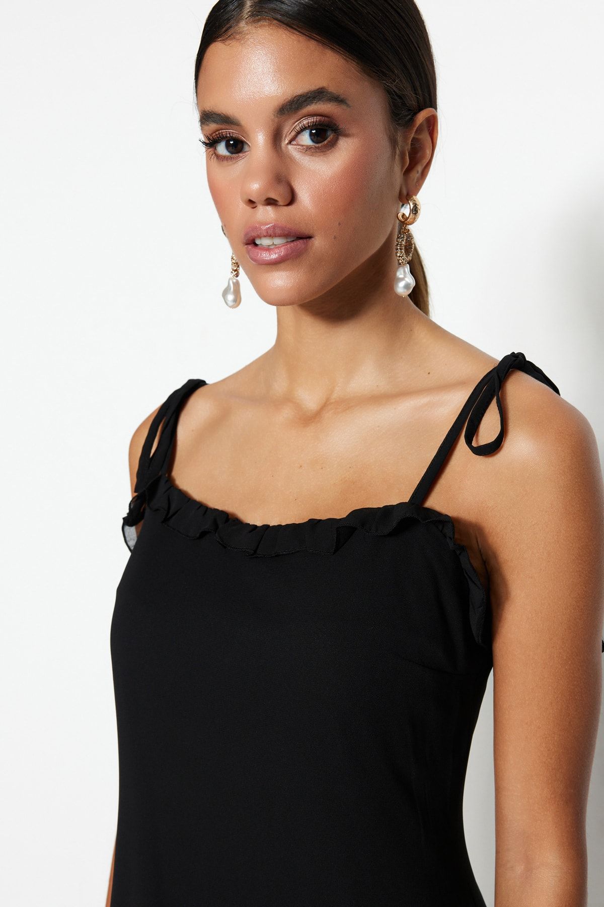 Trendyol Collection Kleid Schwarz A-Linie NW7025