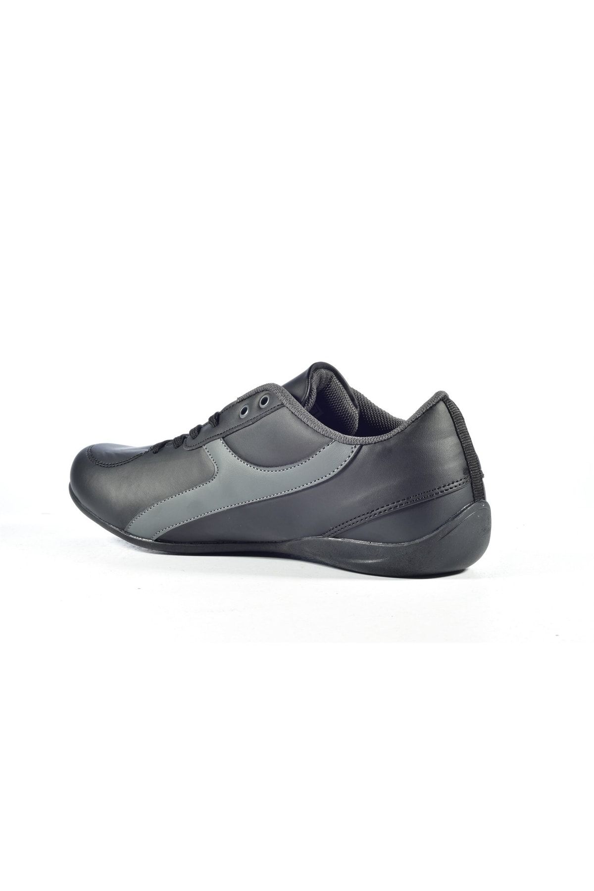 Flat sole sale sports shoes