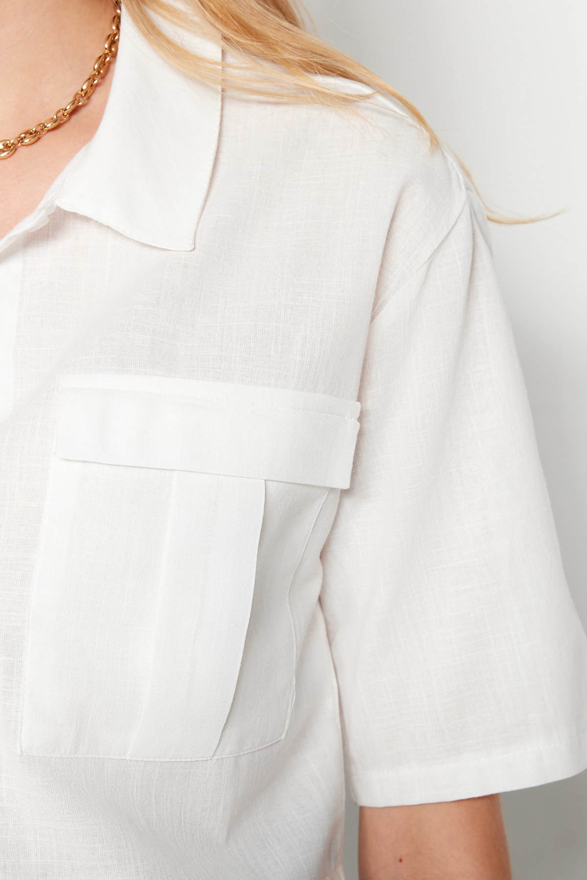 Trendyolmilla  Ekru Utility Cep Detaylı Crop Regular Normal Kalıp Dokuma Gömlek TWOSS23GO00026 - Görsel 4