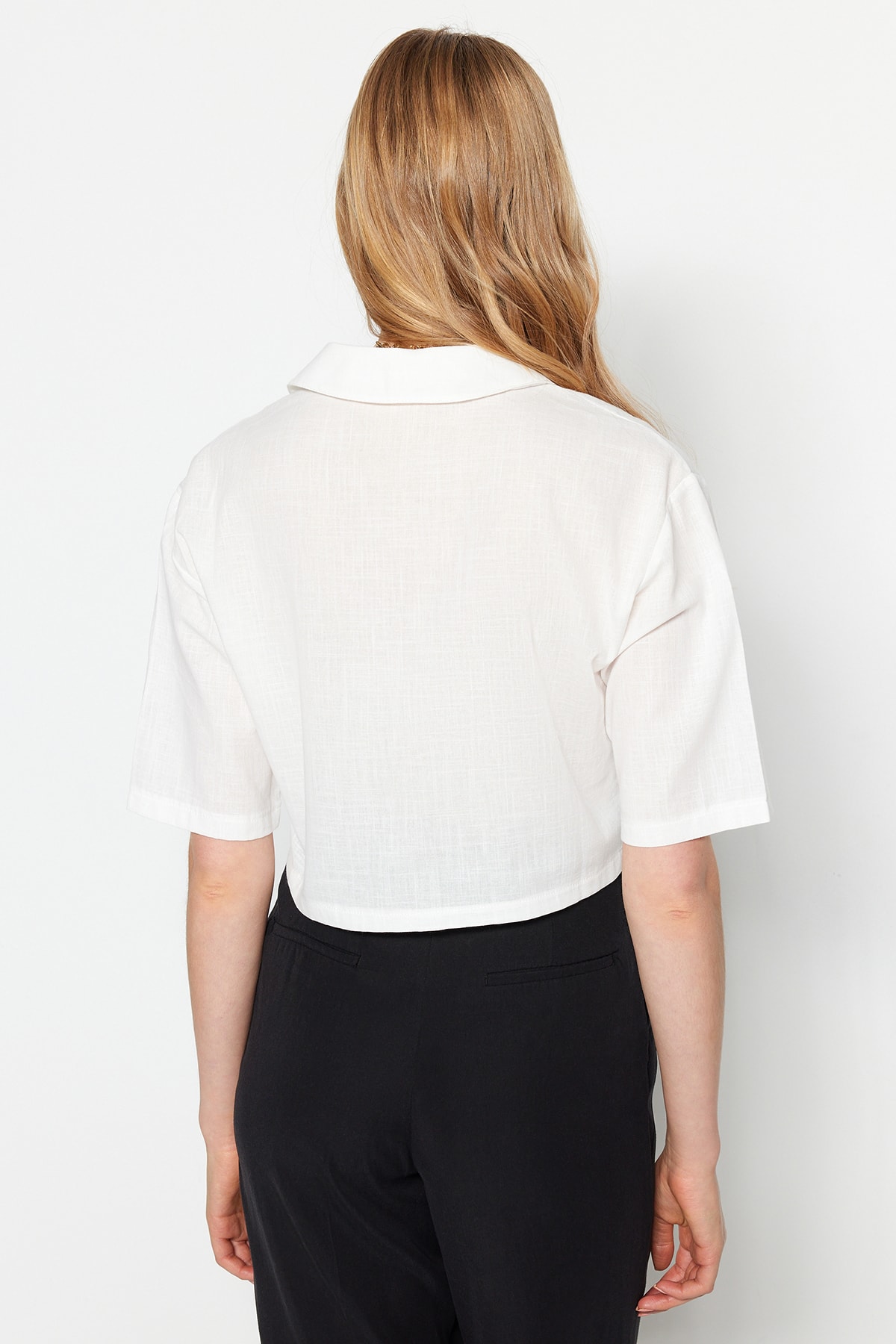 Trendyolmilla  Ekru Utility Cep Detaylı Crop Regular Normal Kalıp Dokuma Gömlek TWOSS23GO00026 - Görsel 6