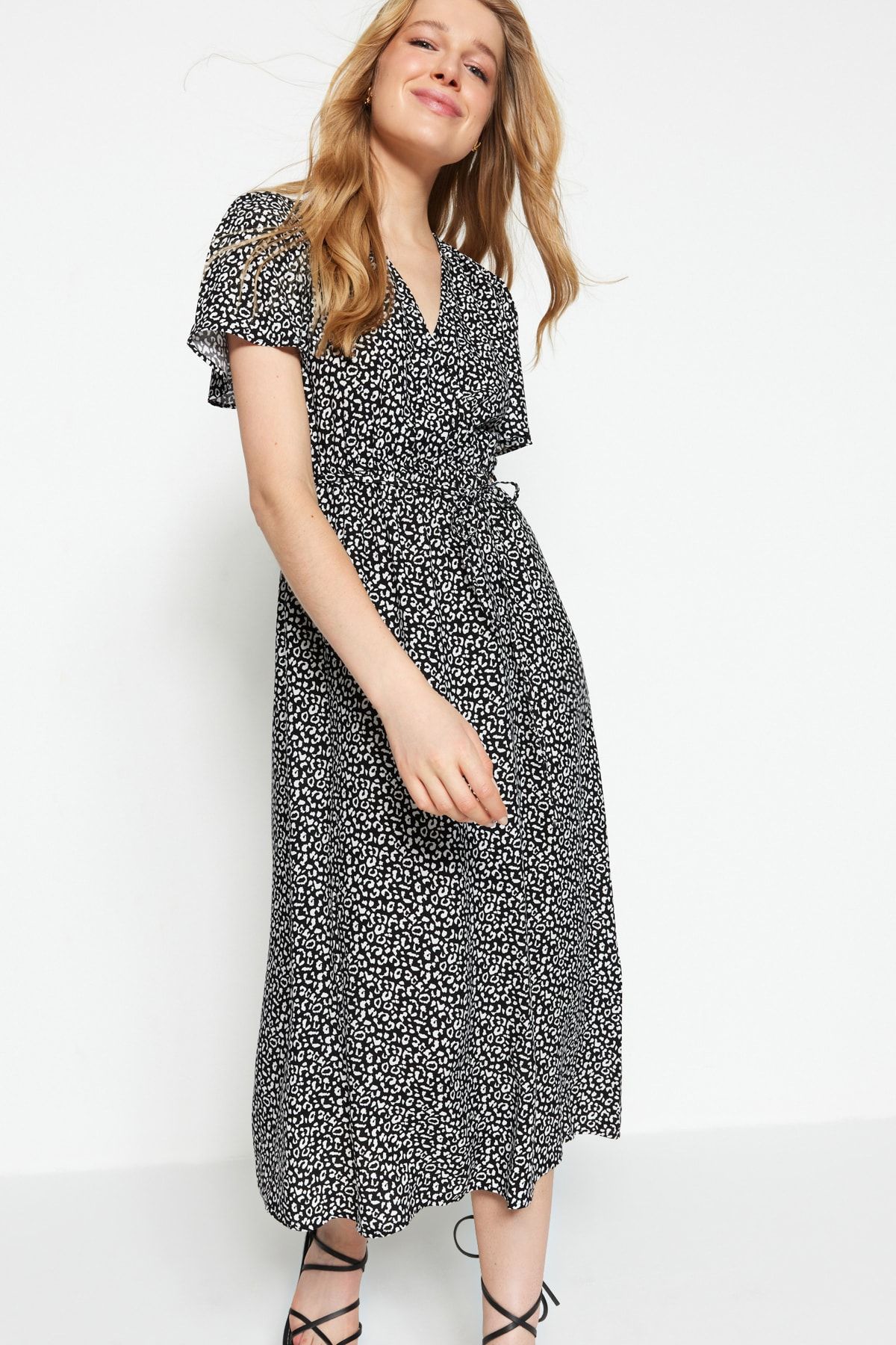 Trendyol Collection Black Belted Woven Midi Double Breasted Neck