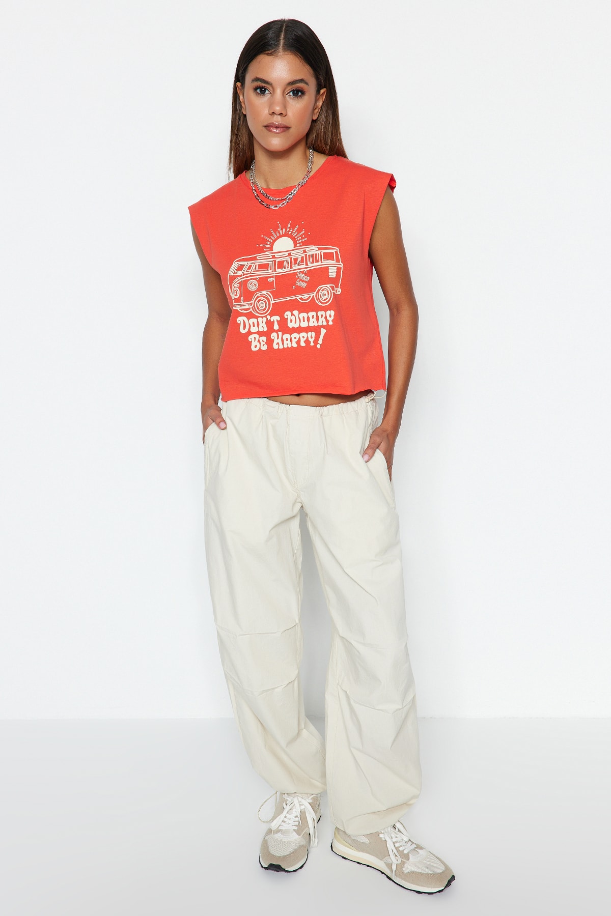 Trendyolmilla  Kırmızı %100 Pamuk Baskılı Kolsuz Relaxed/Rahat Kalıp Crop Bisiklet Yaka Örme T-Shirt TWOSS23TS00122 - Görsel 4