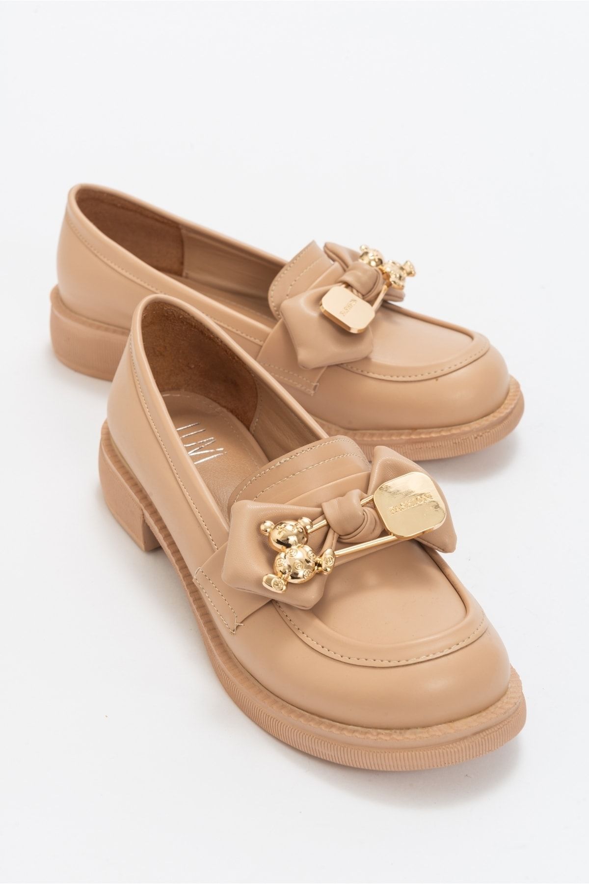 Nude deals color loafers