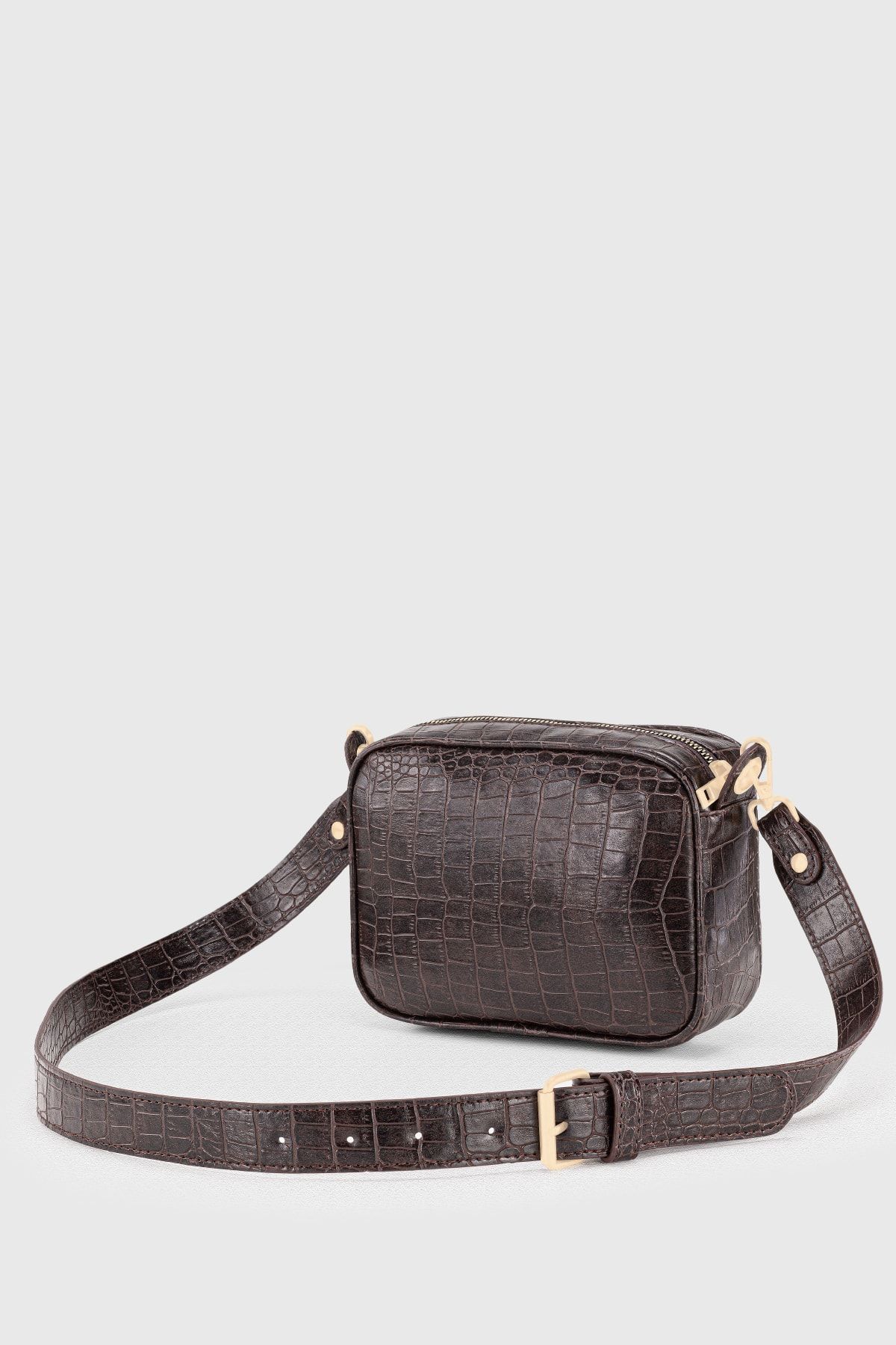 Housebags Women s Dark Brown Crocodile Skin Look Crossbody Bag 219