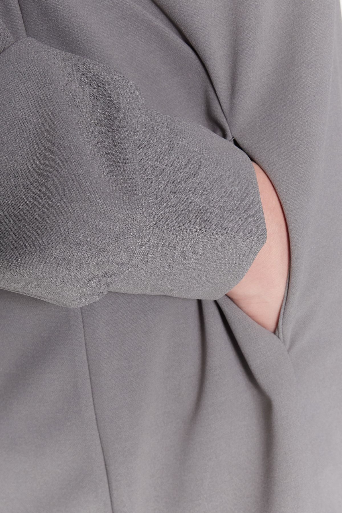 Trendyol Modest-Übergroßes Set aus grauer Strickjacke mit Kapuze und Jogginghose – mit Reißverschluss TCTSS21EM0091 4