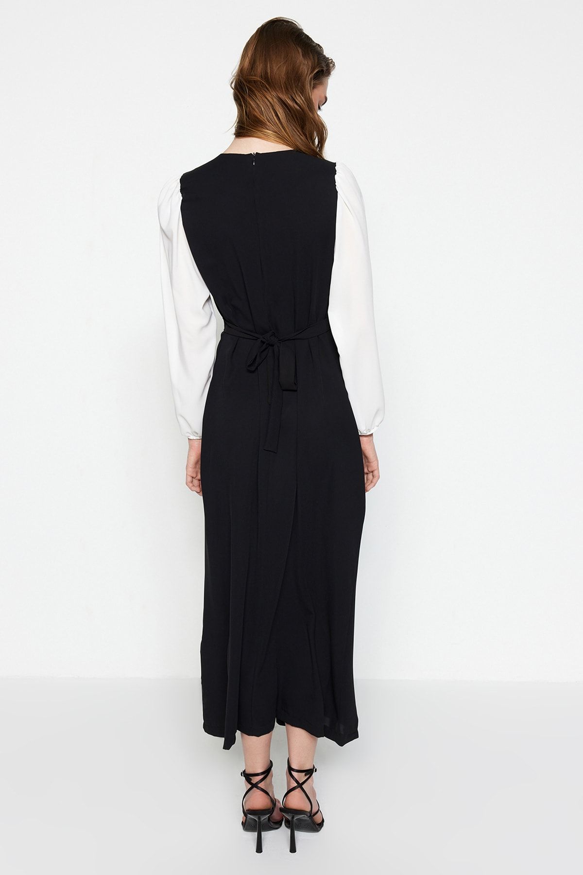 Trendyol Modest-Schwarzes Abendkleid mit Bindedetail am Rücken TCTSS23DB00036 6
