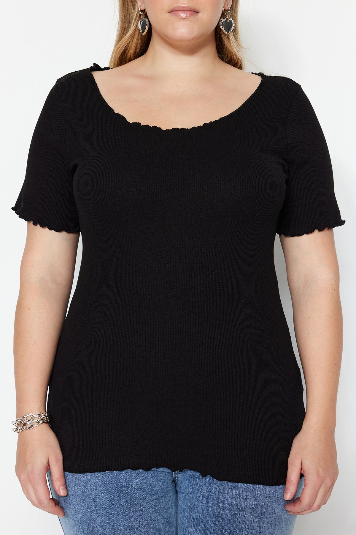 Trendyol Curve-Schwarze, gerippte, gestrickte Plus-Size-Bluse mit Rundhalsausschnitt TBBSS23BF00010 3