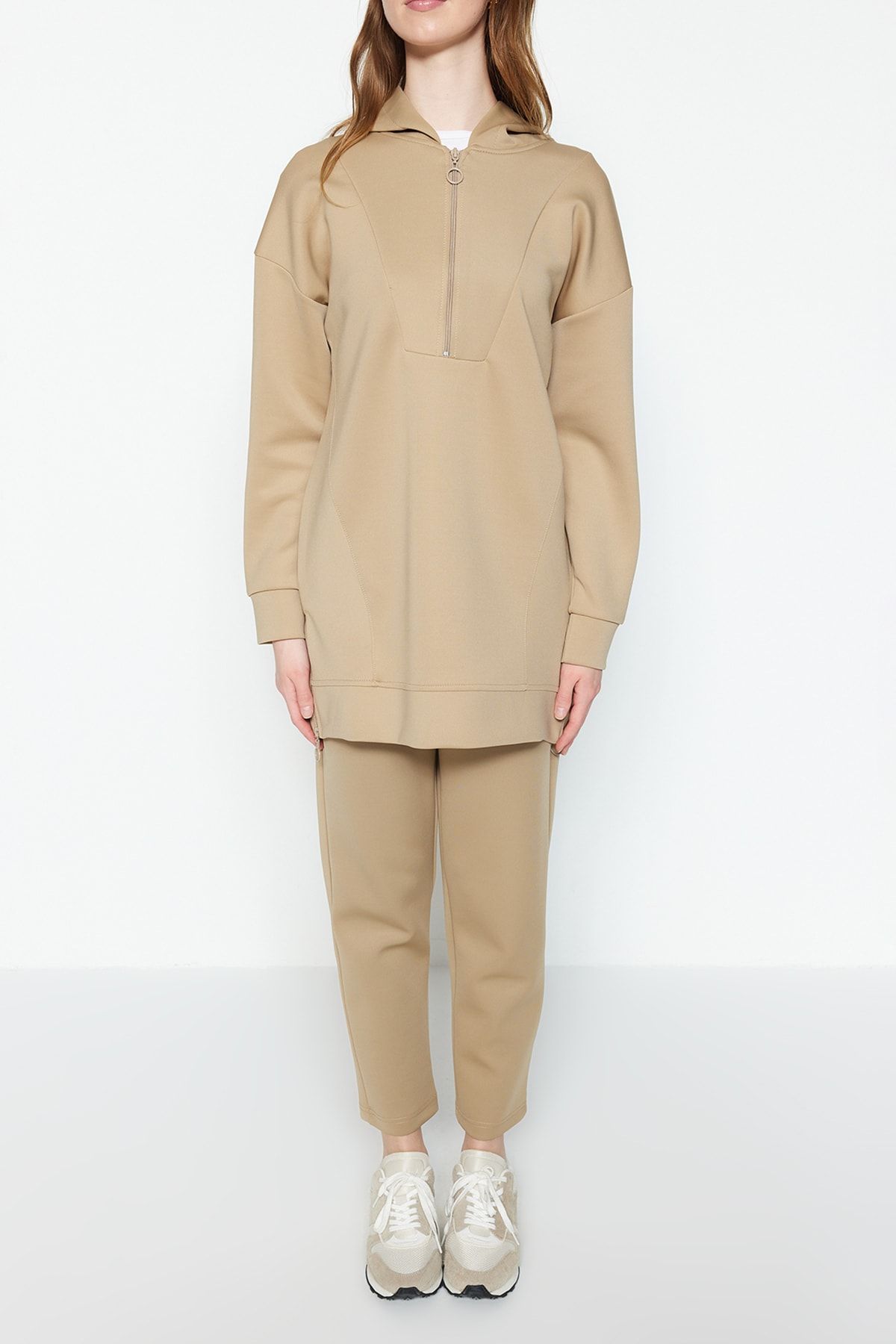 Trendyol Modest-Übergroßes Trainingsanzug-Set in Beige mit weicher Scuba-Struktur und Reißverschluss, TCTSS23EN00005 7
