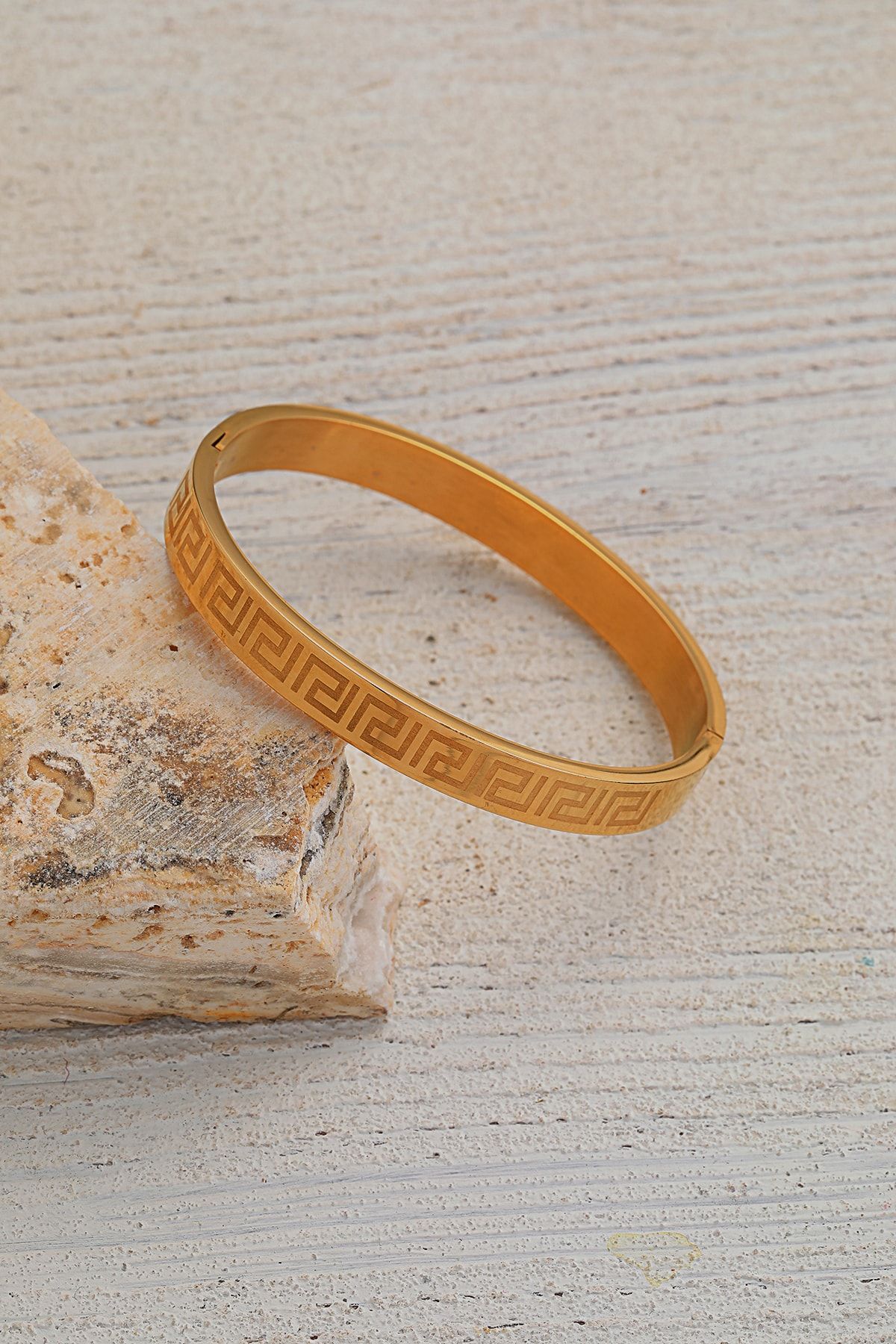Versace outlet bangle bracelet
