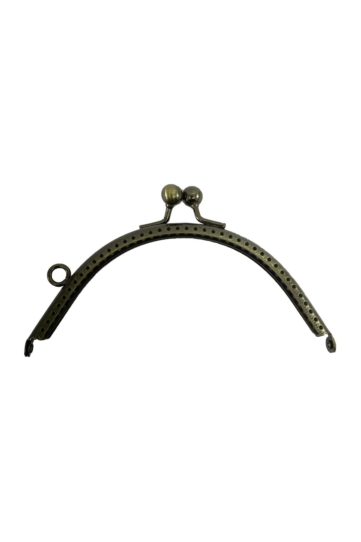 Oval Metal Bag Scholarship with Clip