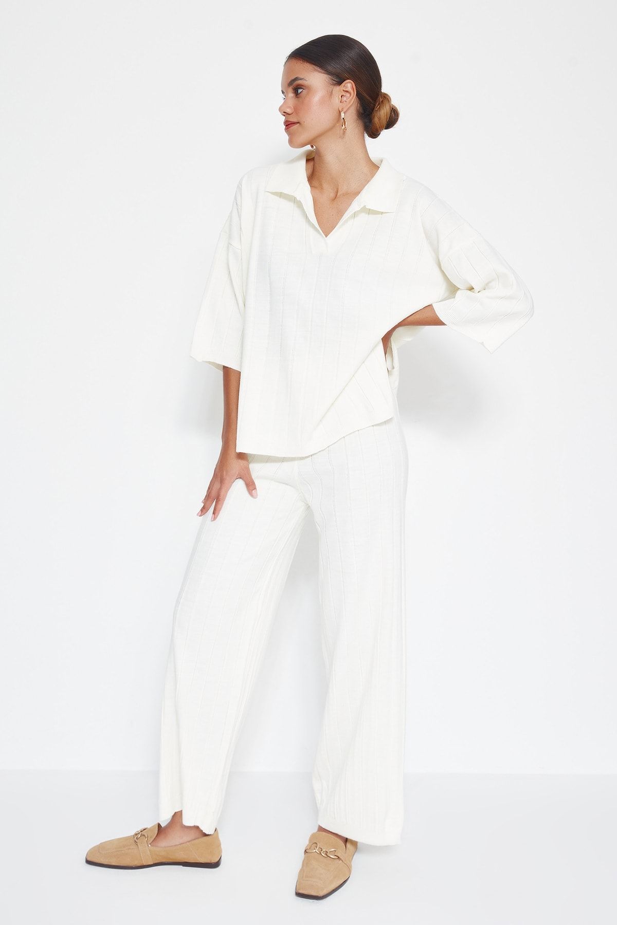 Trendyol Collection-Ecrufarbenes Basic-Set aus Oberteil und Unterteil aus Strick mit Kordelzug TWOSS23AU00029 3