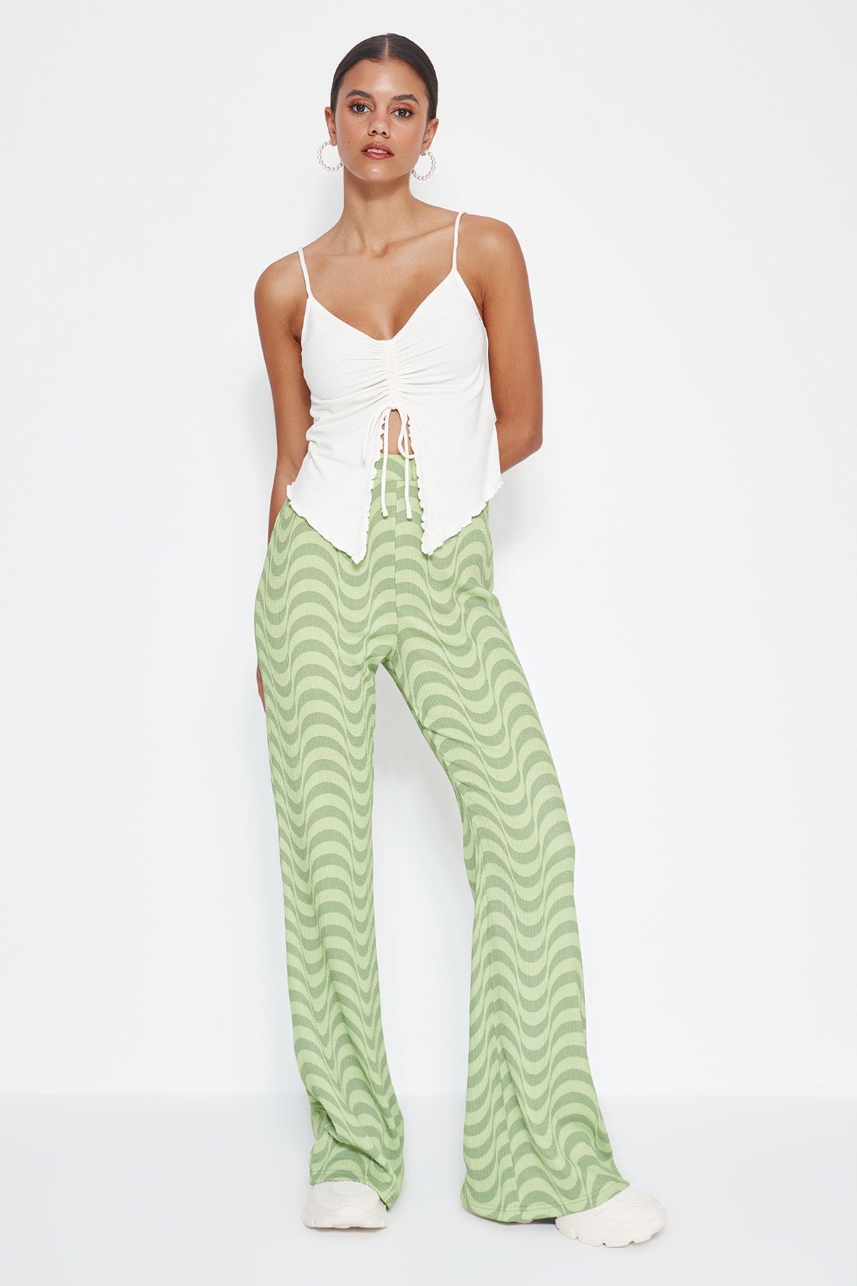 Trendyolmilla  Yeşil Bürümcük Wide Leg/Rahat Kesim Yüksek Bel Örme Pantolon TWOSS23PL00085 - Görsel 3