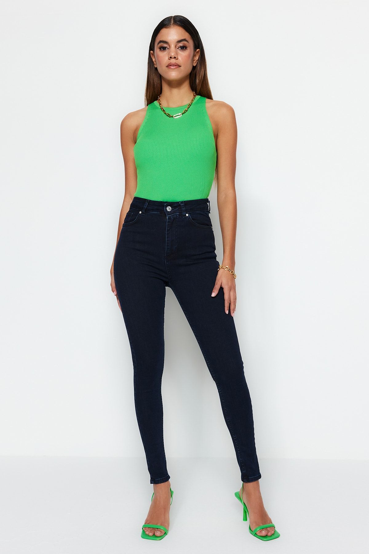 Trendyol Collection-Půlnoční modré Slimming Effect Super vysoký pas Úzké džíny TWOSS23JE00080 2